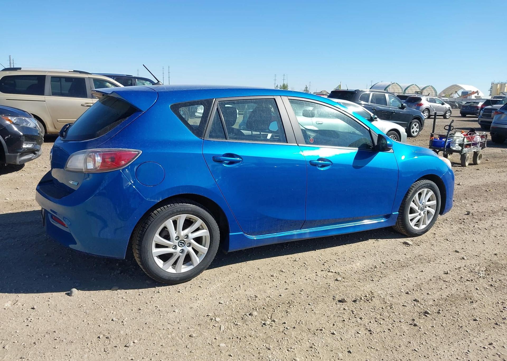2013 MAZDA MAZDA3 GS-SKY