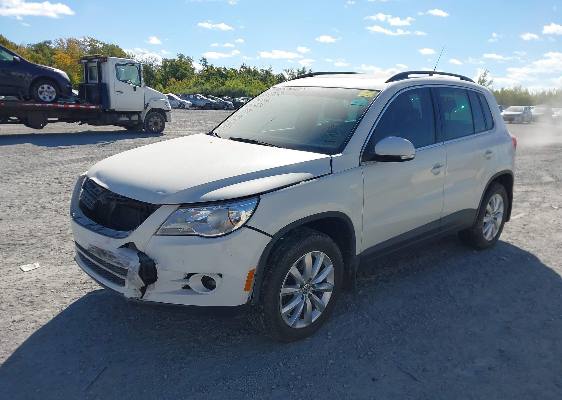 2011 VOLKSWAGEN TIGUAN S