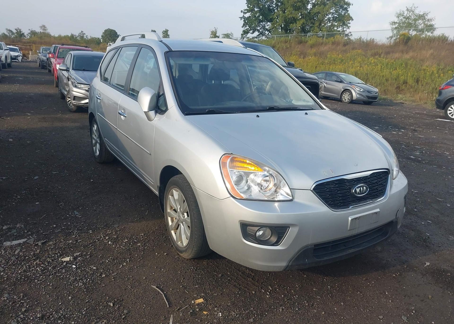 2012 KIA RONDO