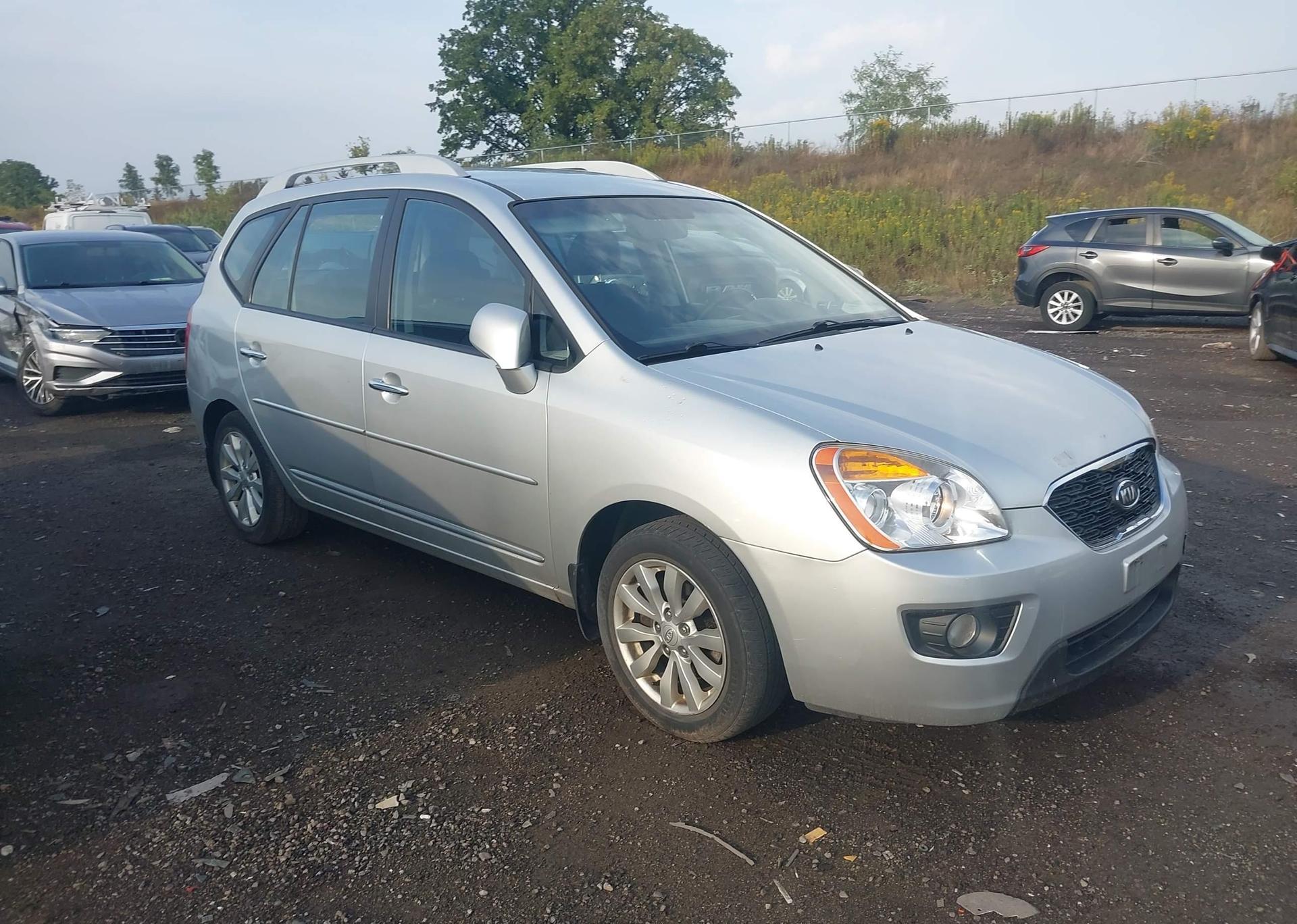2012 KIA RONDO