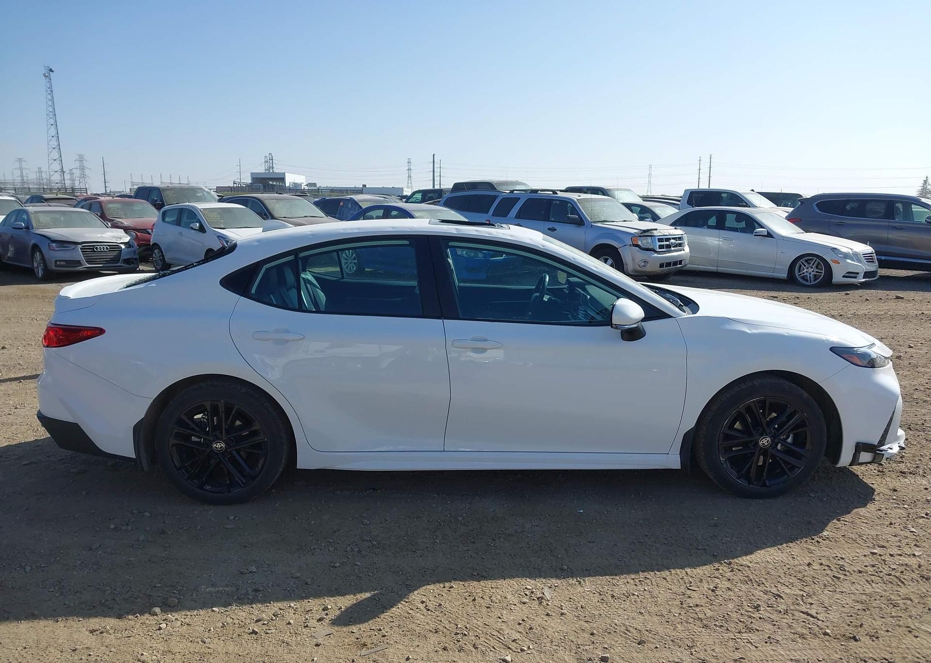 2025 TOYOTA CAMRY SE UPGRADE
