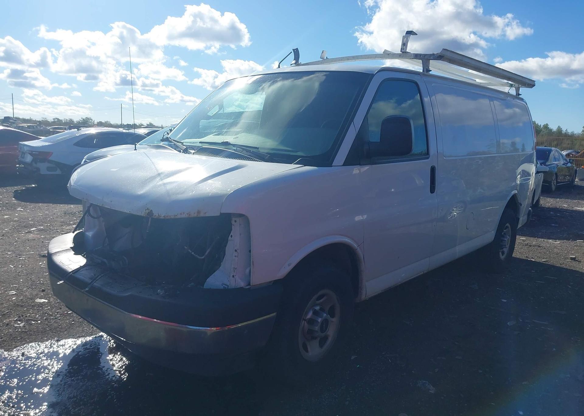2017 GMC savana 2500
