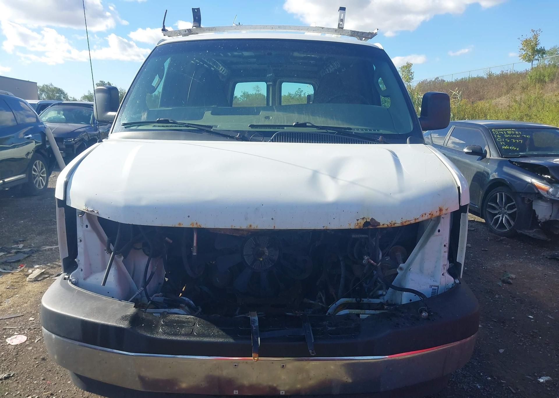 2017 GMC savana 2500