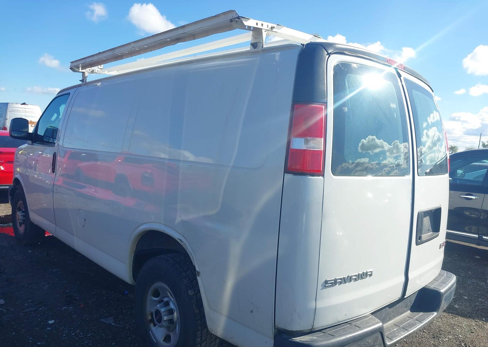 2017 GMC savana 2500