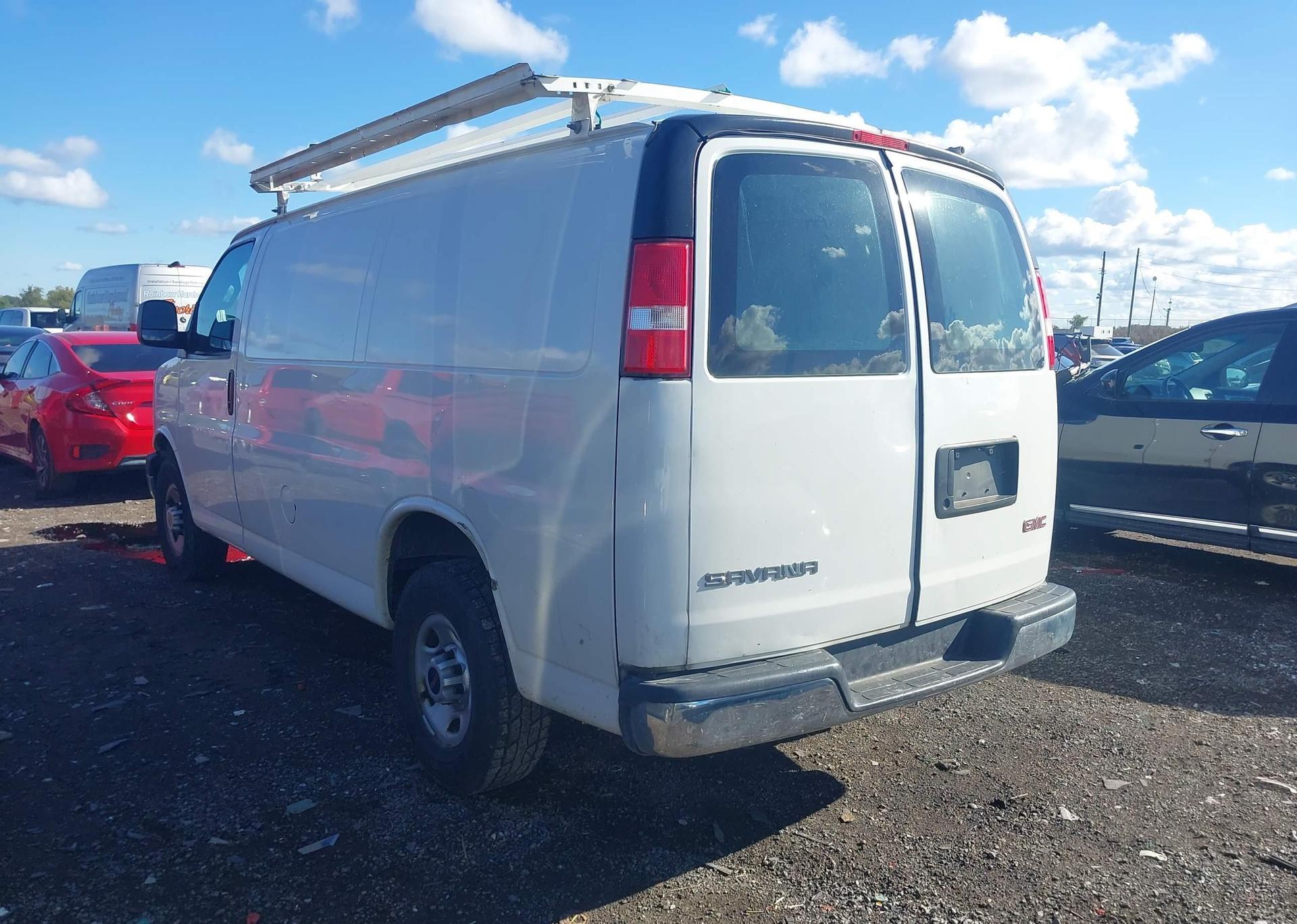 2017 GMC savana 2500