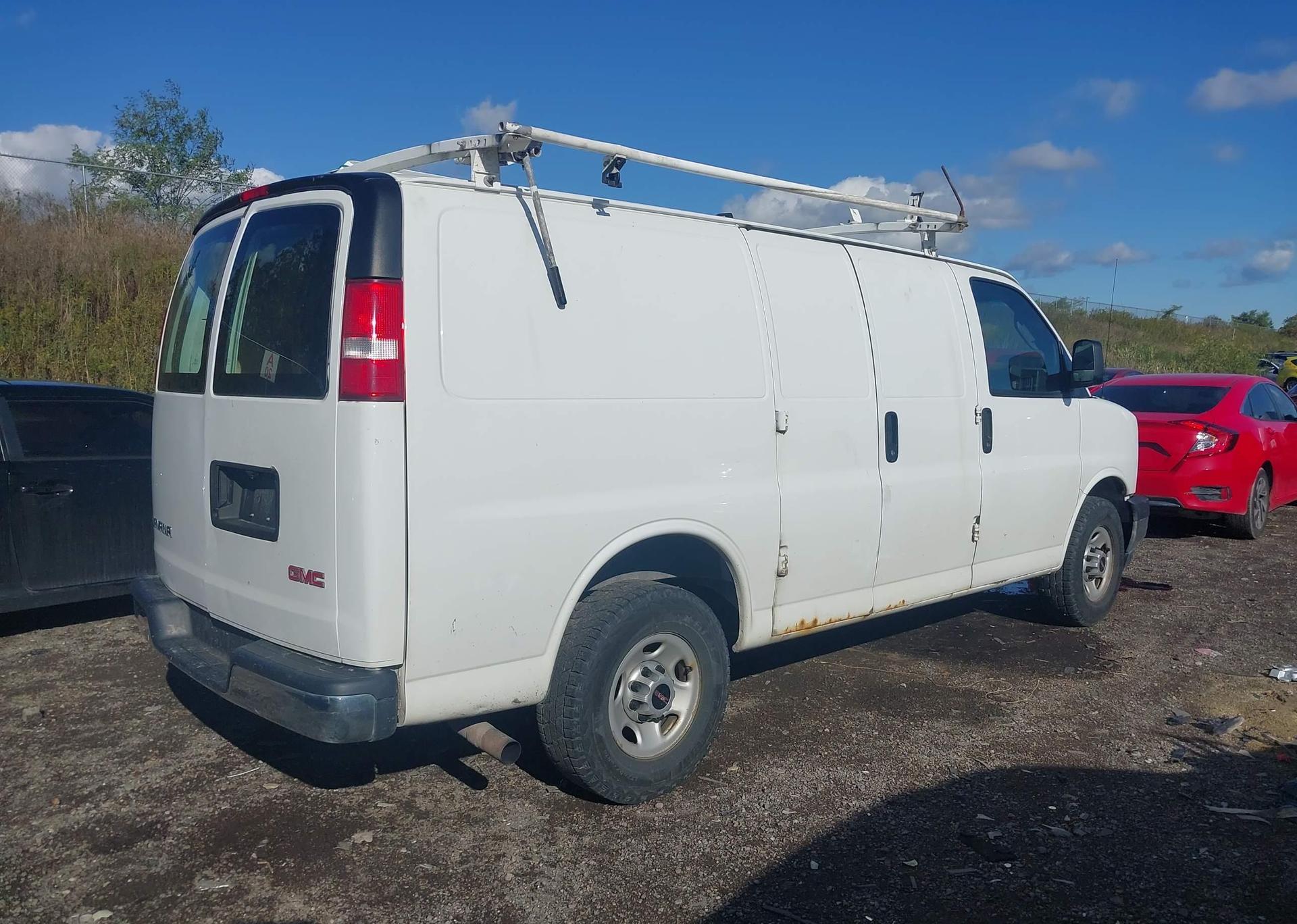2017 GMC savana 2500