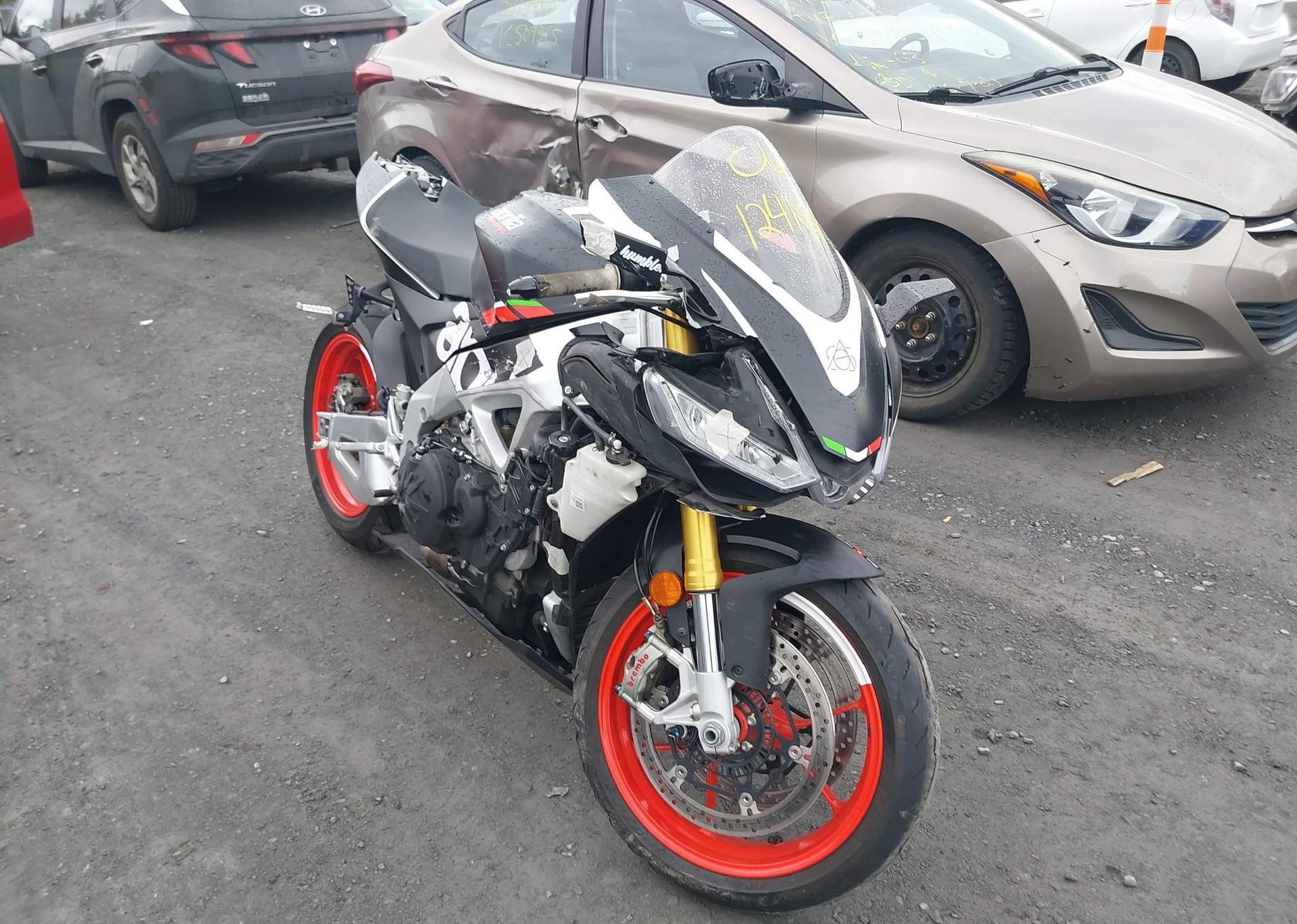 2024 APRILIA RSV4 1100