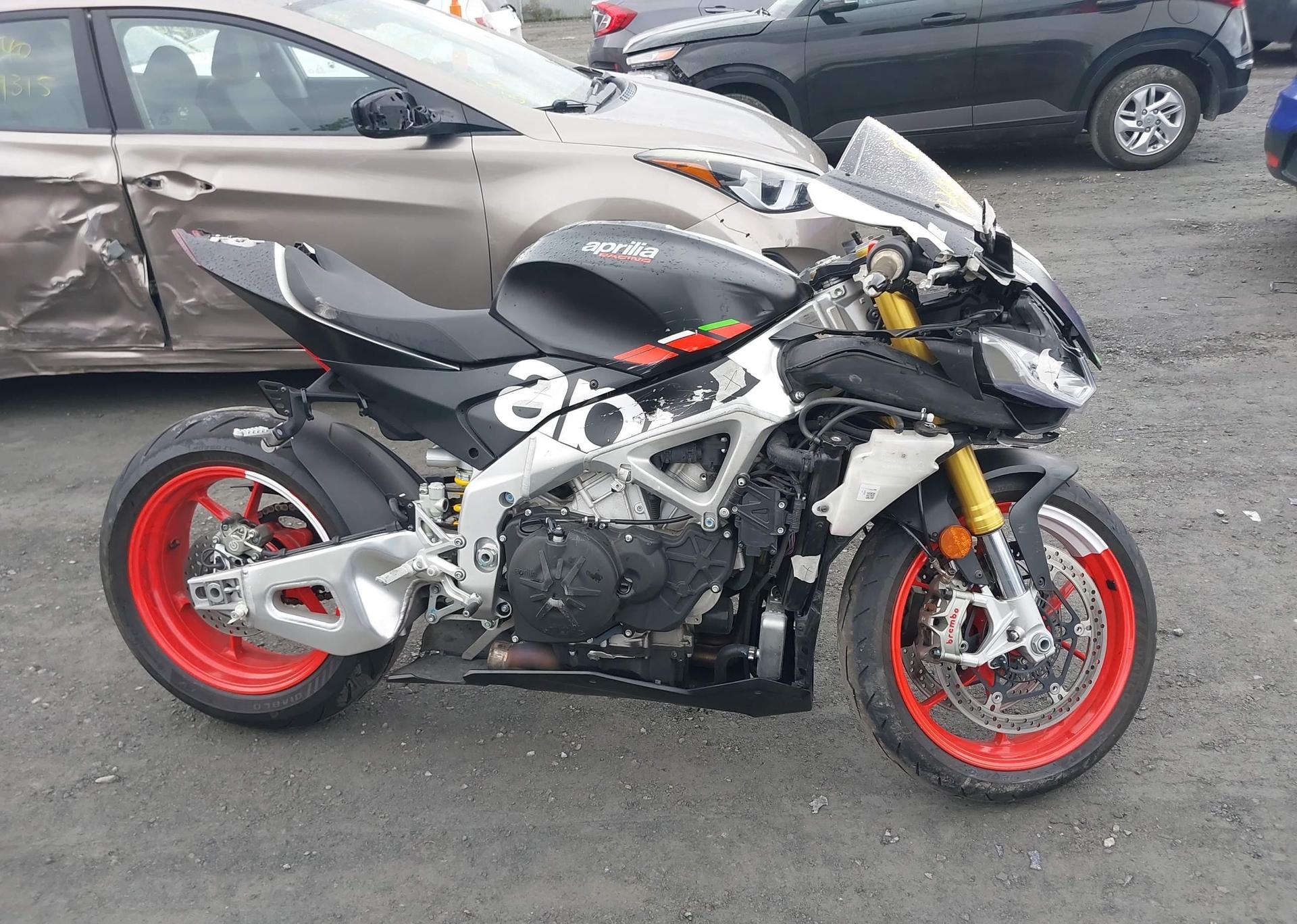2024 APRILIA RSV4 1100