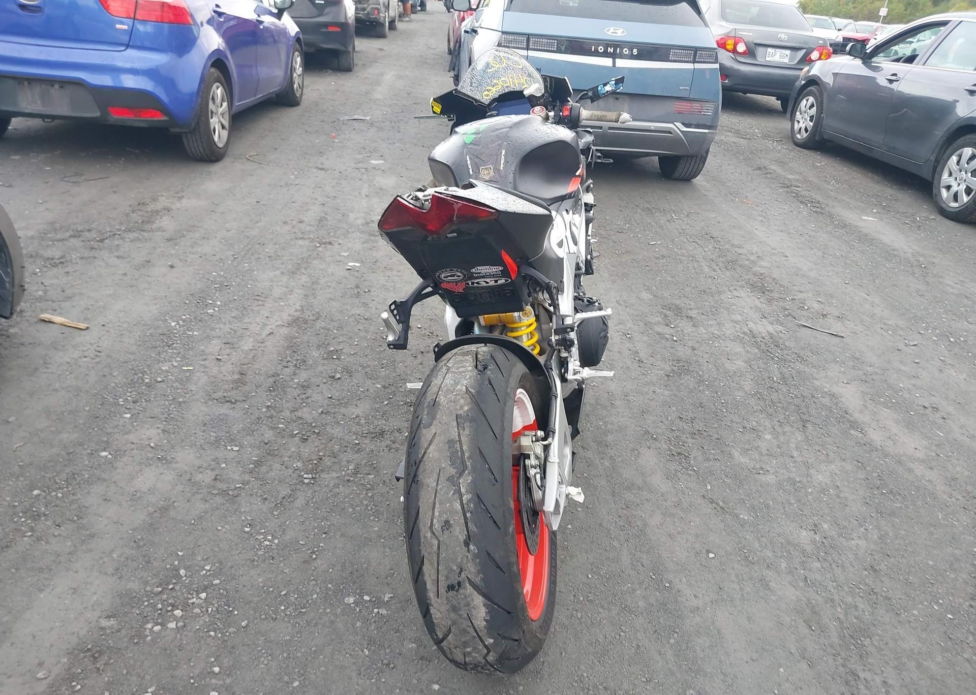2024 APRILIA RSV4 1100