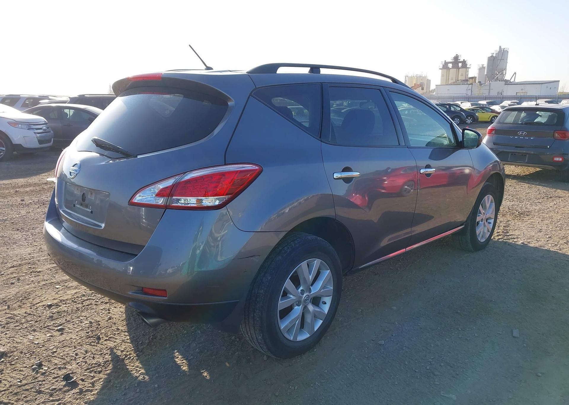 2014 NISSAN MURANO S