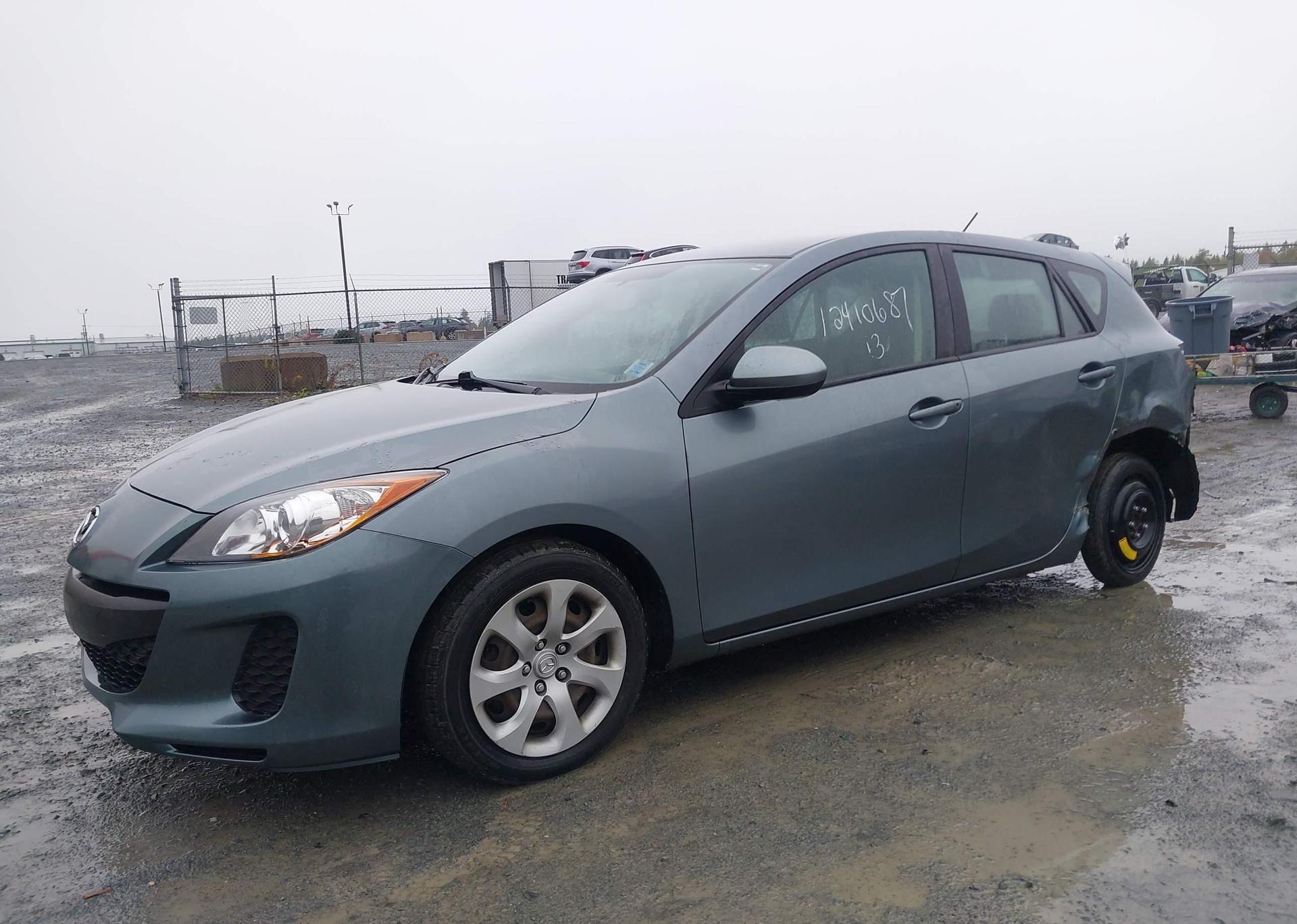 2013 MAZDA 3 I
