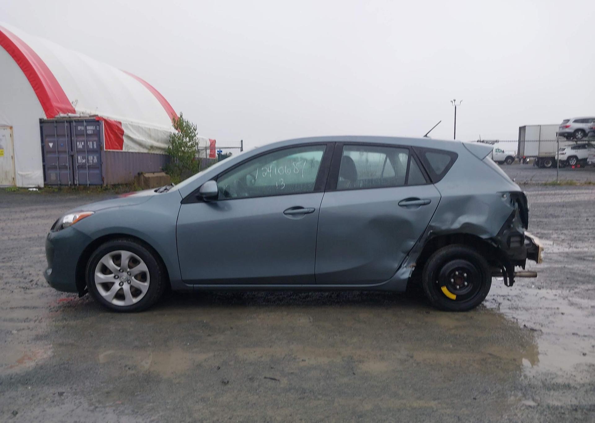 2013 MAZDA 3 I