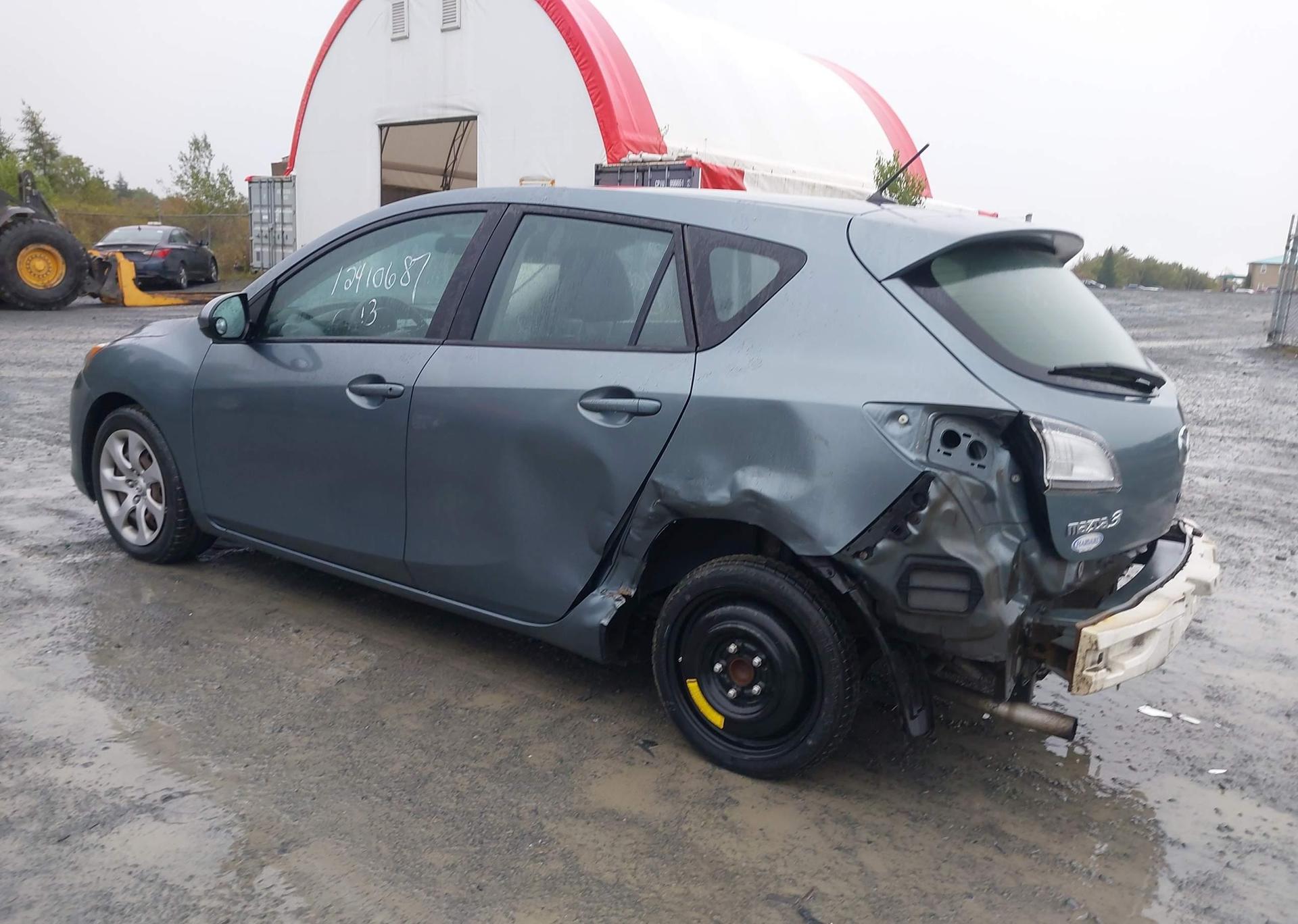 2013 MAZDA 3 I