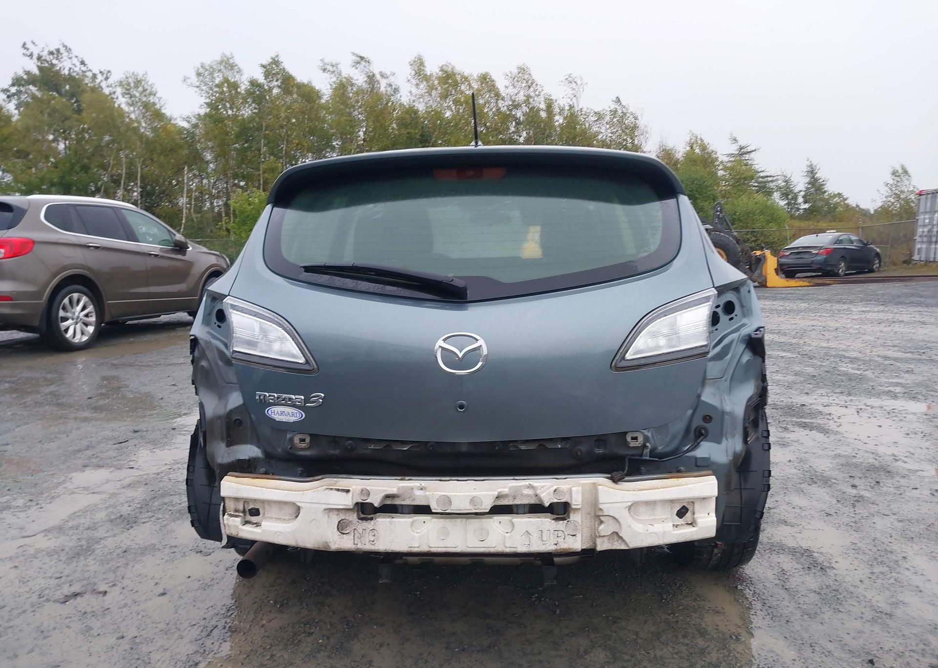 2013 MAZDA 3 I