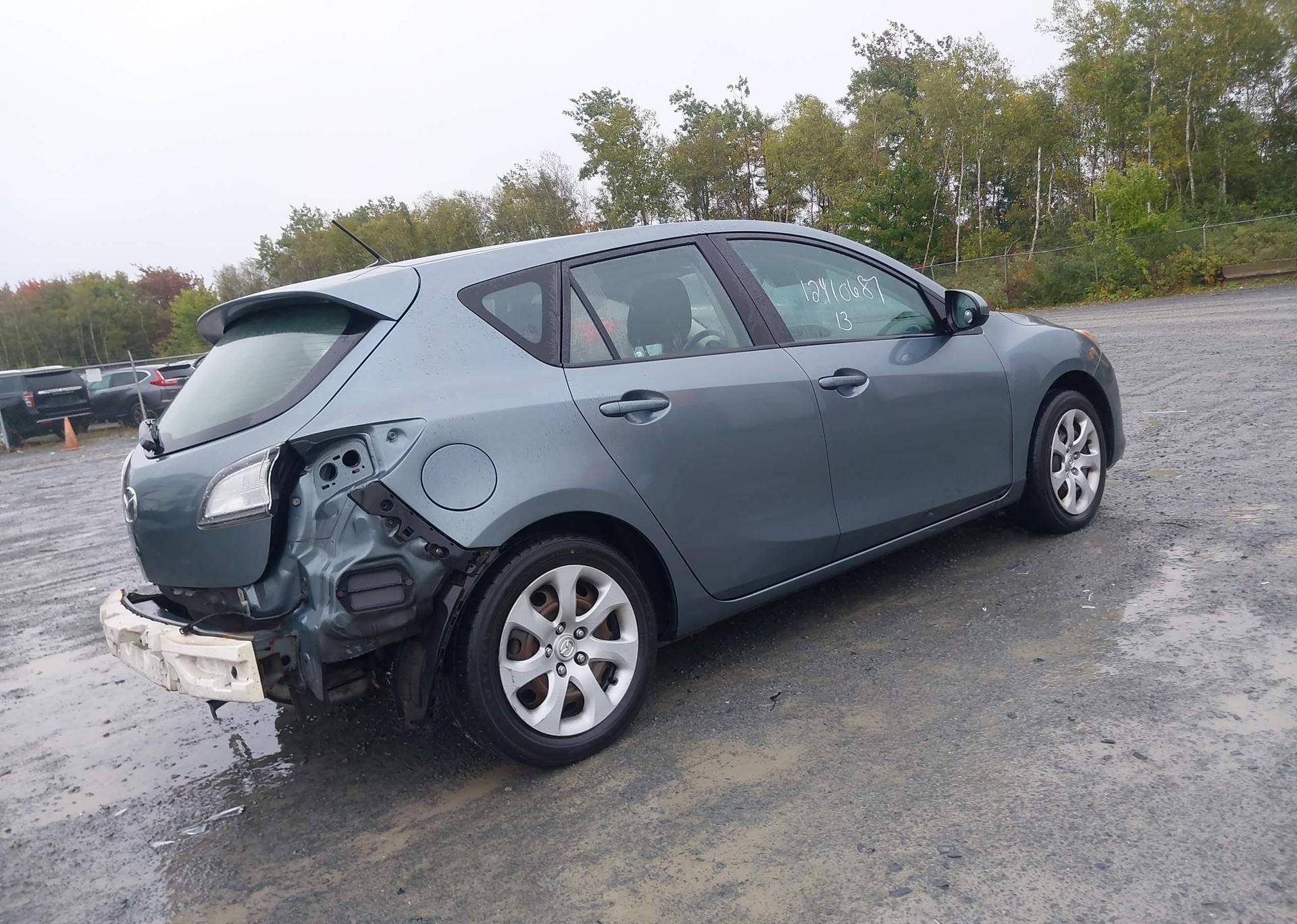 2013 MAZDA 3 I