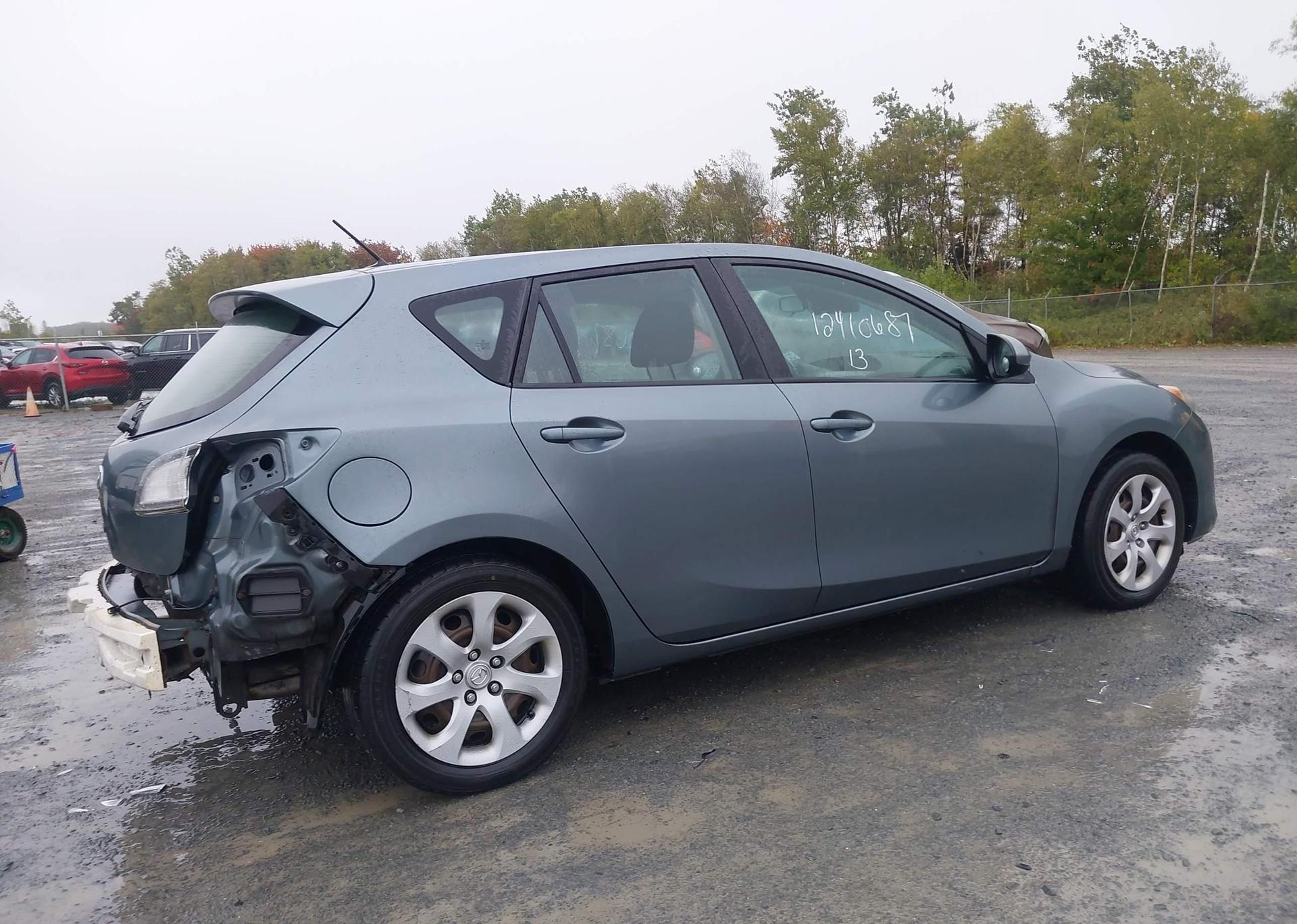 2013 MAZDA 3 I