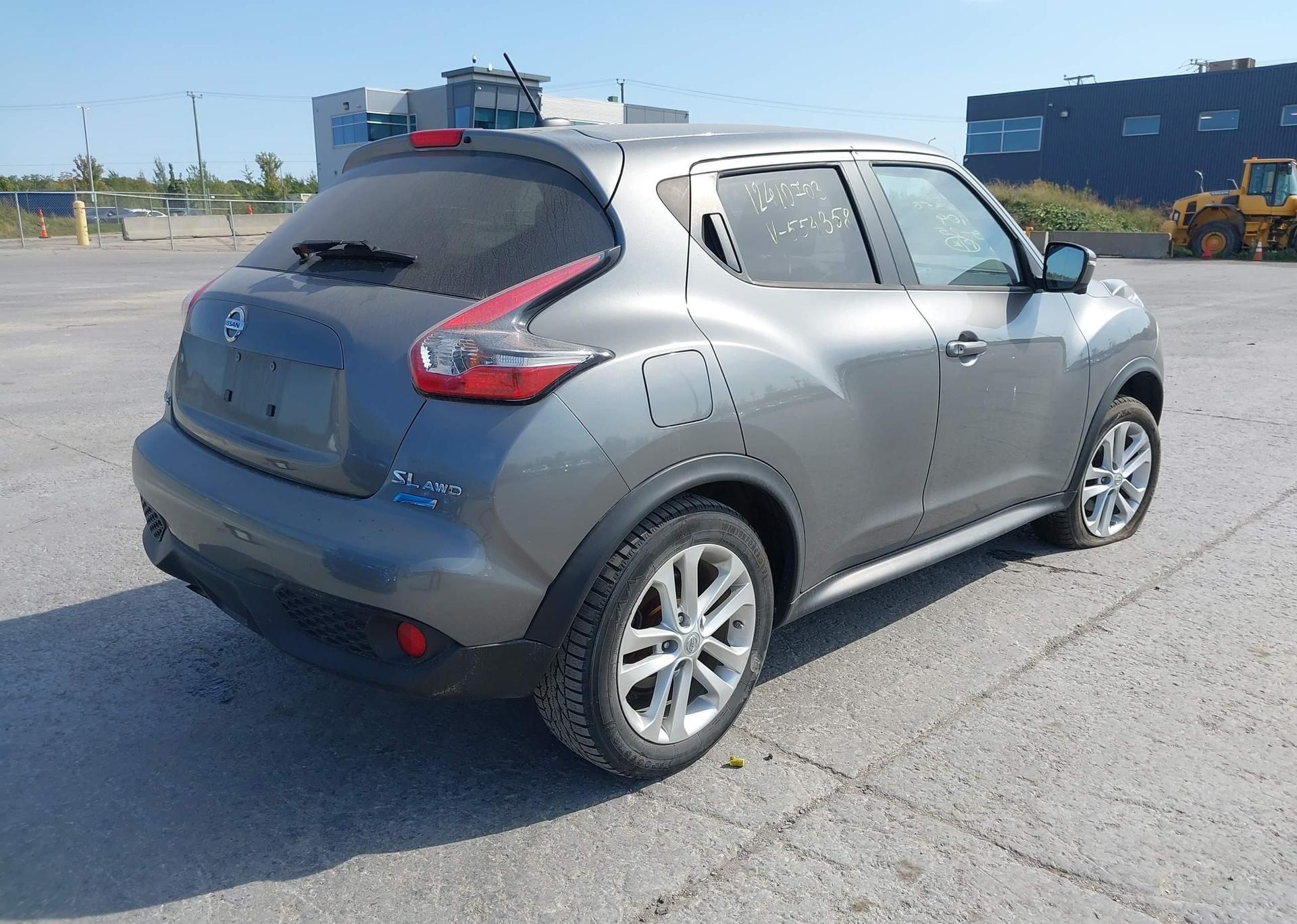 2015 NISSAN JUKE SL