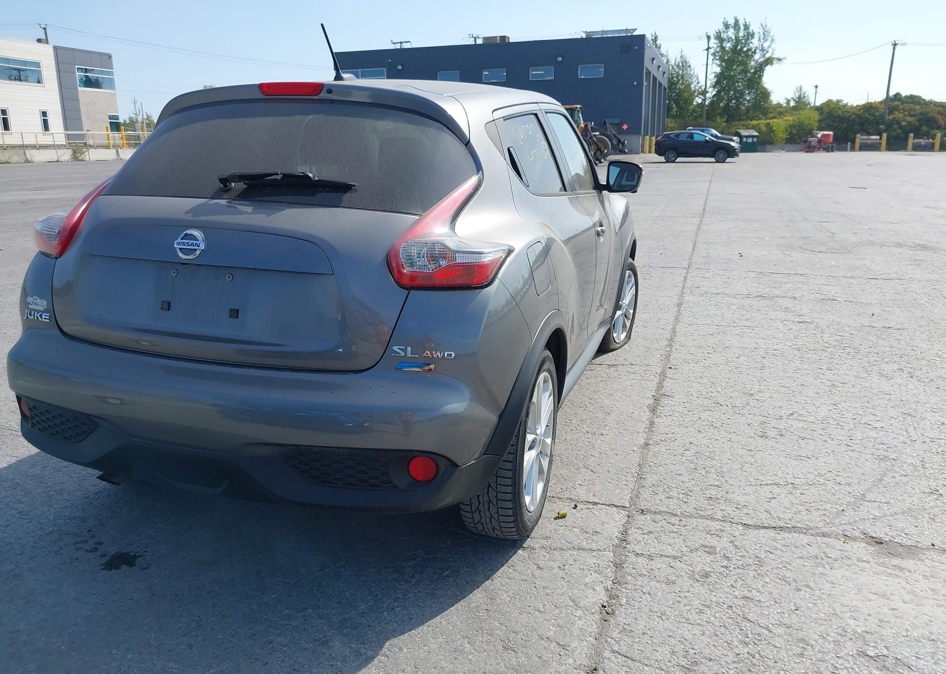 2015 NISSAN JUKE SL