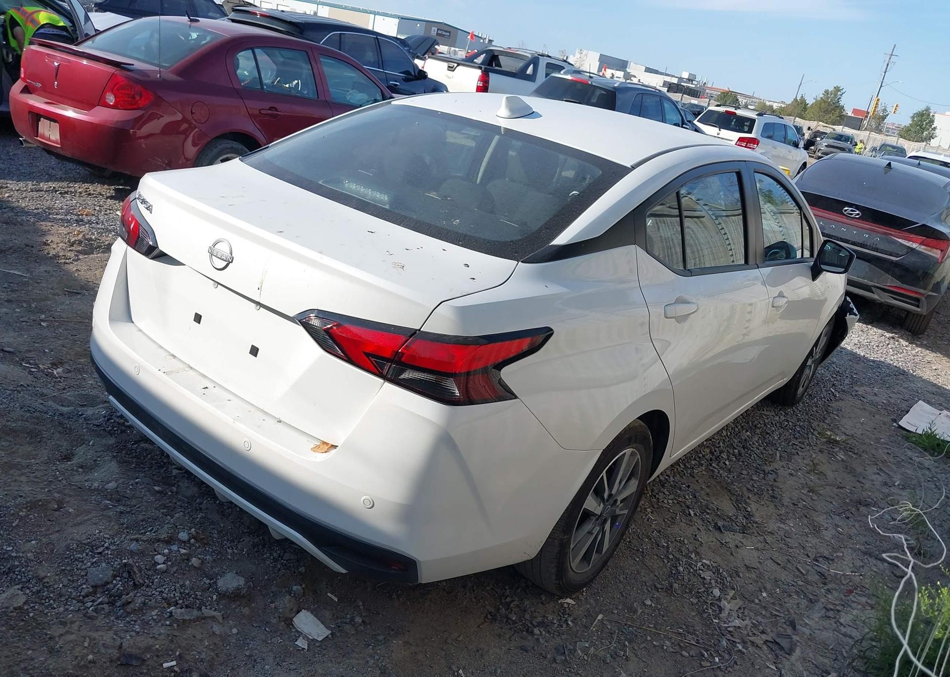 2025 NISSAN VERSA SV