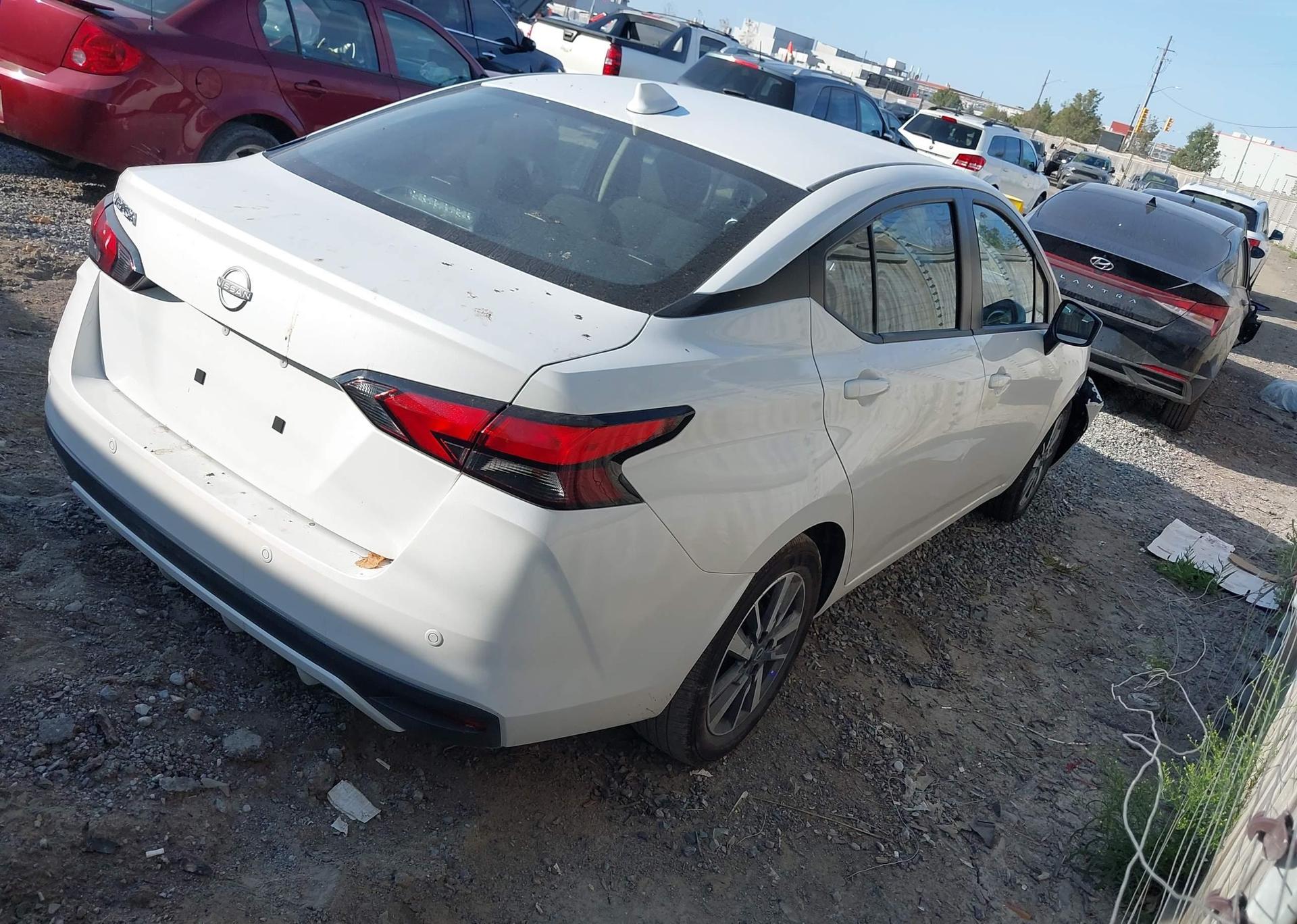 2025 NISSAN VERSA SV