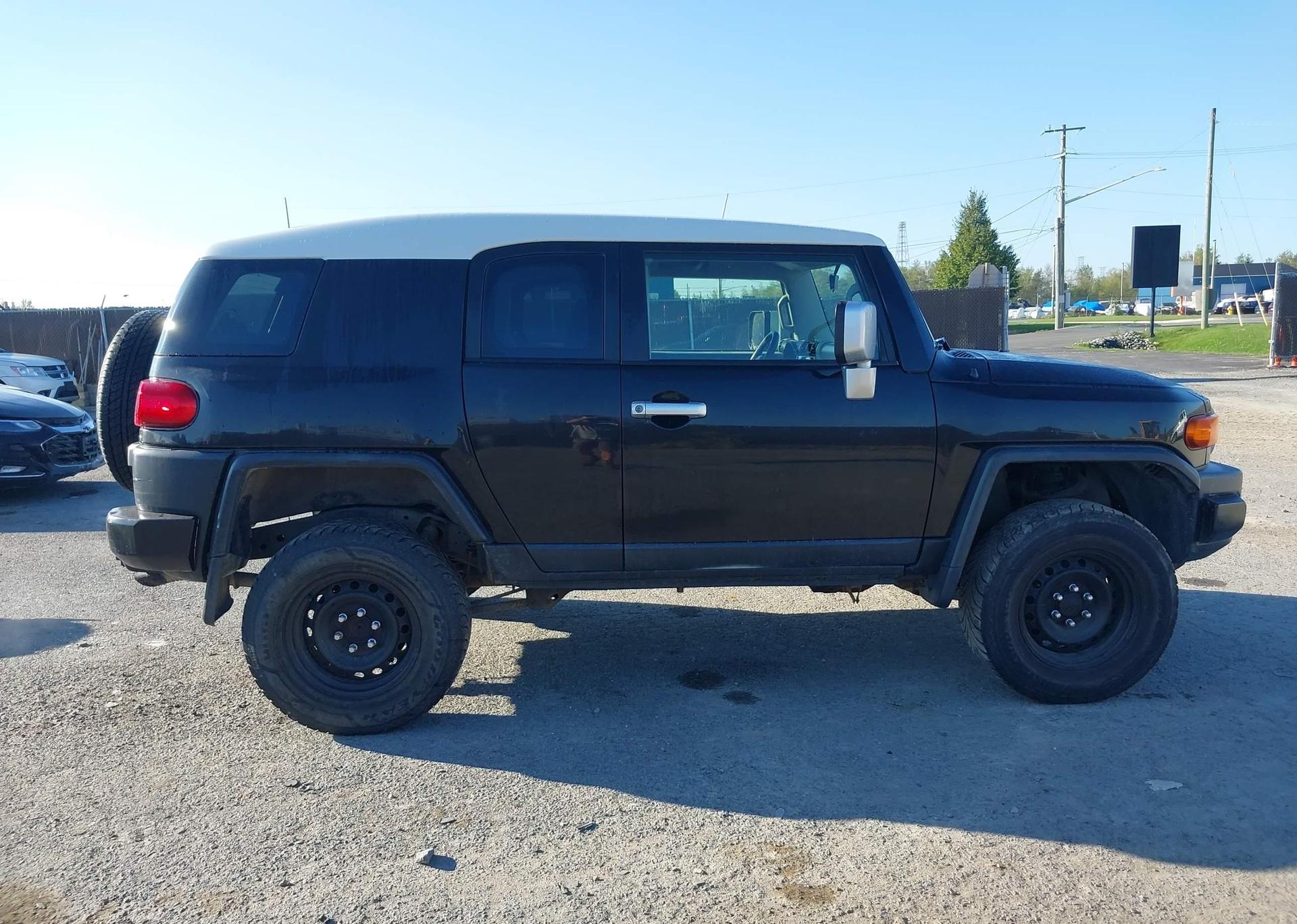 2007 TOYOTA FJ CRUISER