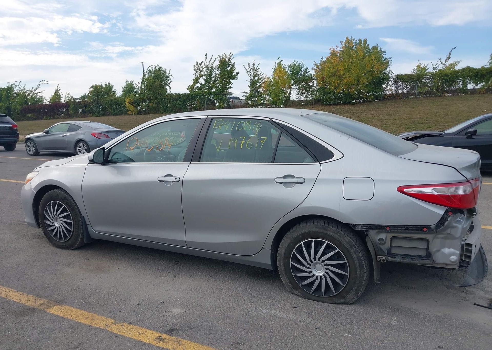 2016 TOYOTA CAMRY LE