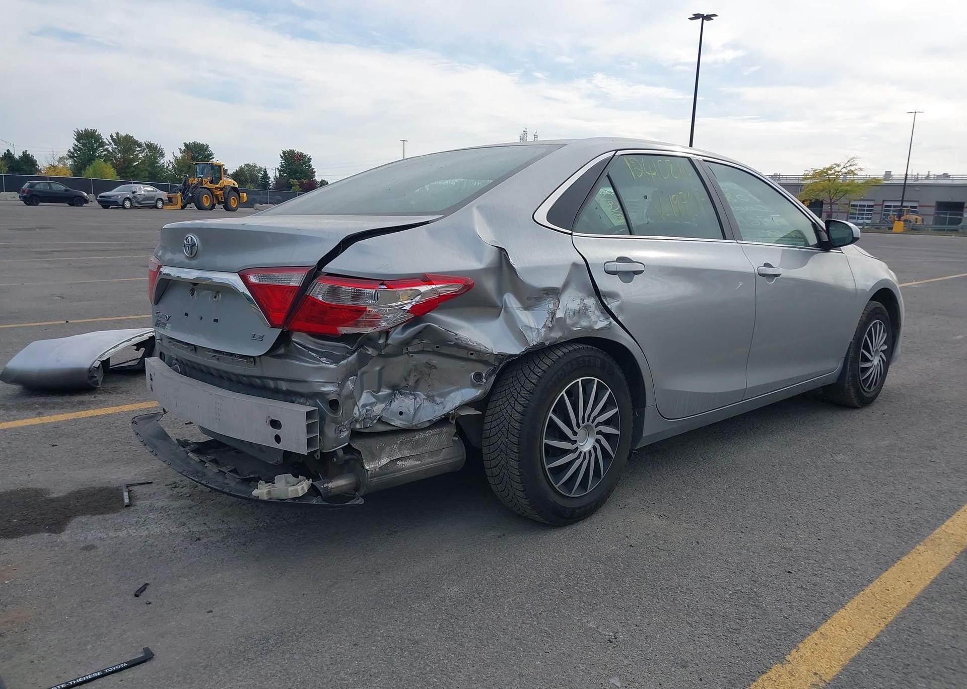2016 TOYOTA CAMRY LE