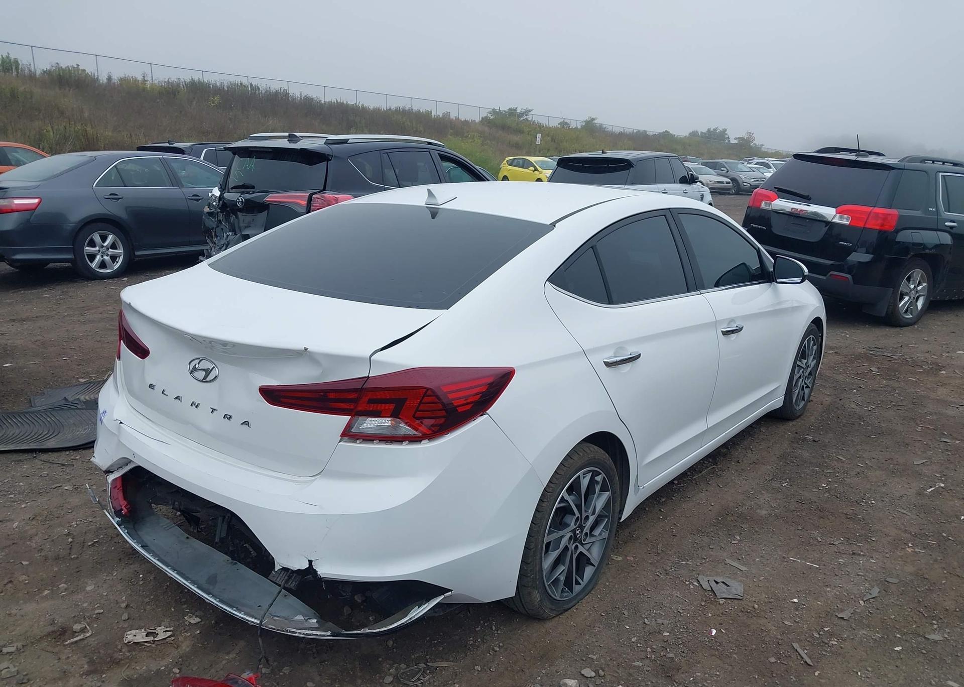 2019 HYUNDAI ELANTRA LUXURY