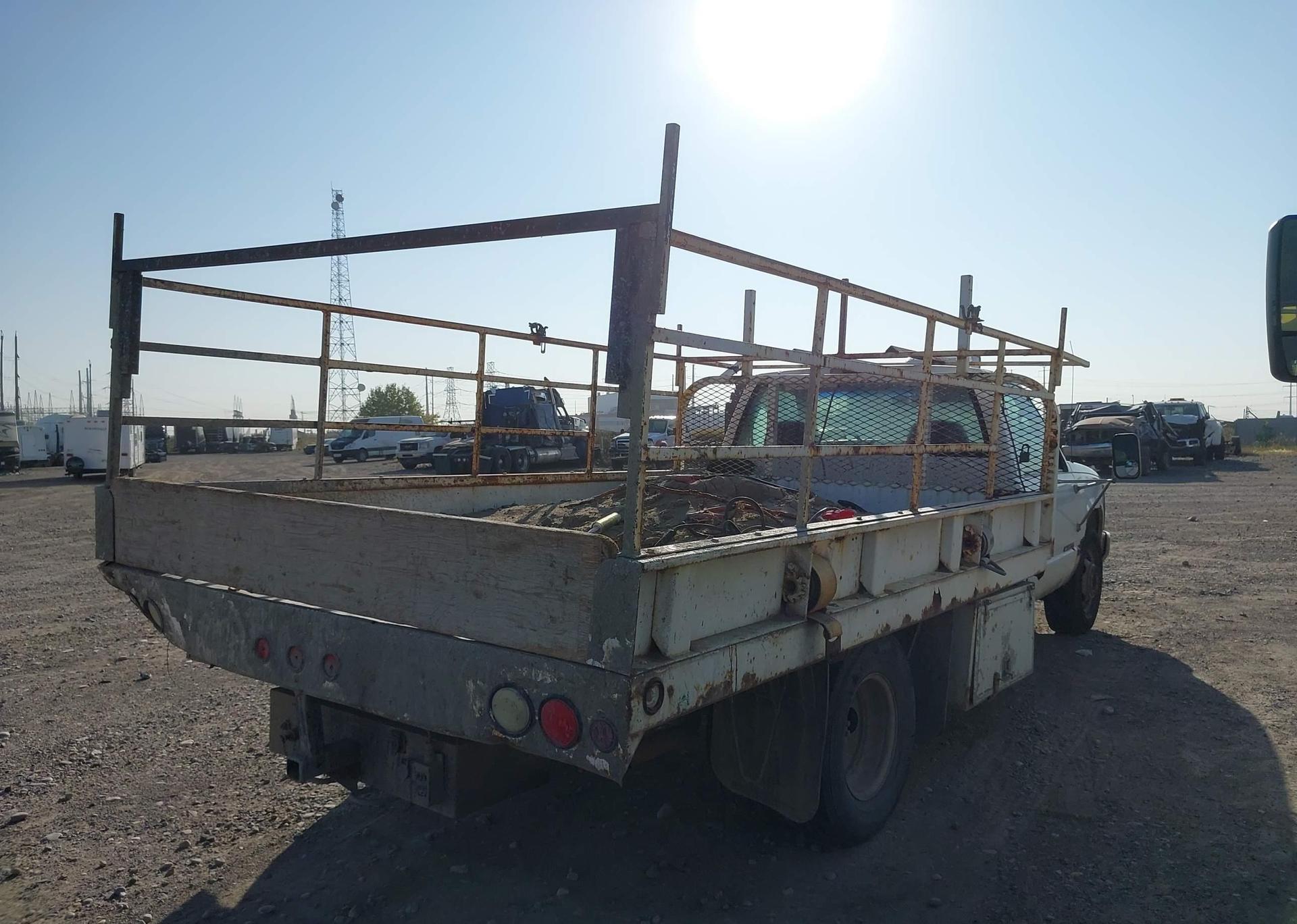 2000 CHEVROLET C3500 CHASSIS LS