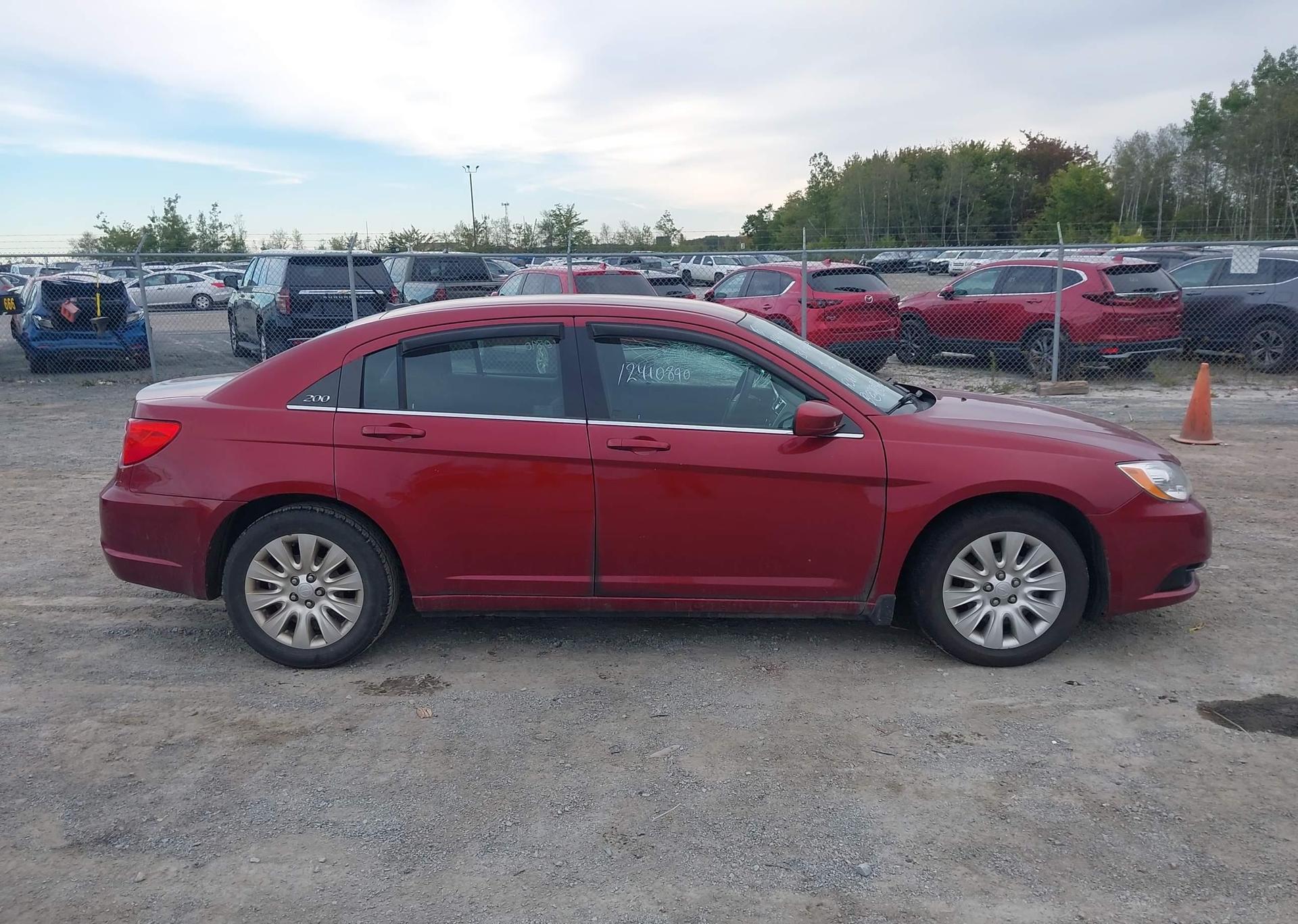 2013 CHRYSLER 200 LX