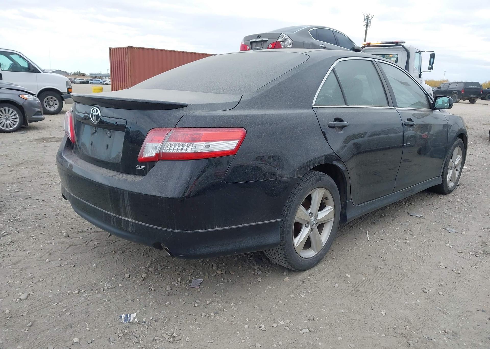 2011 TOYOTA CAMRY LE