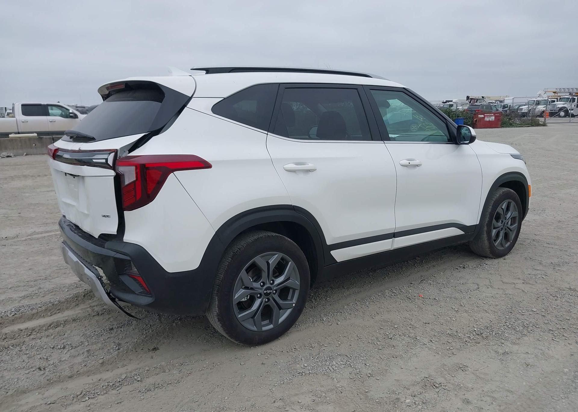 2025 KIA SELTOS S