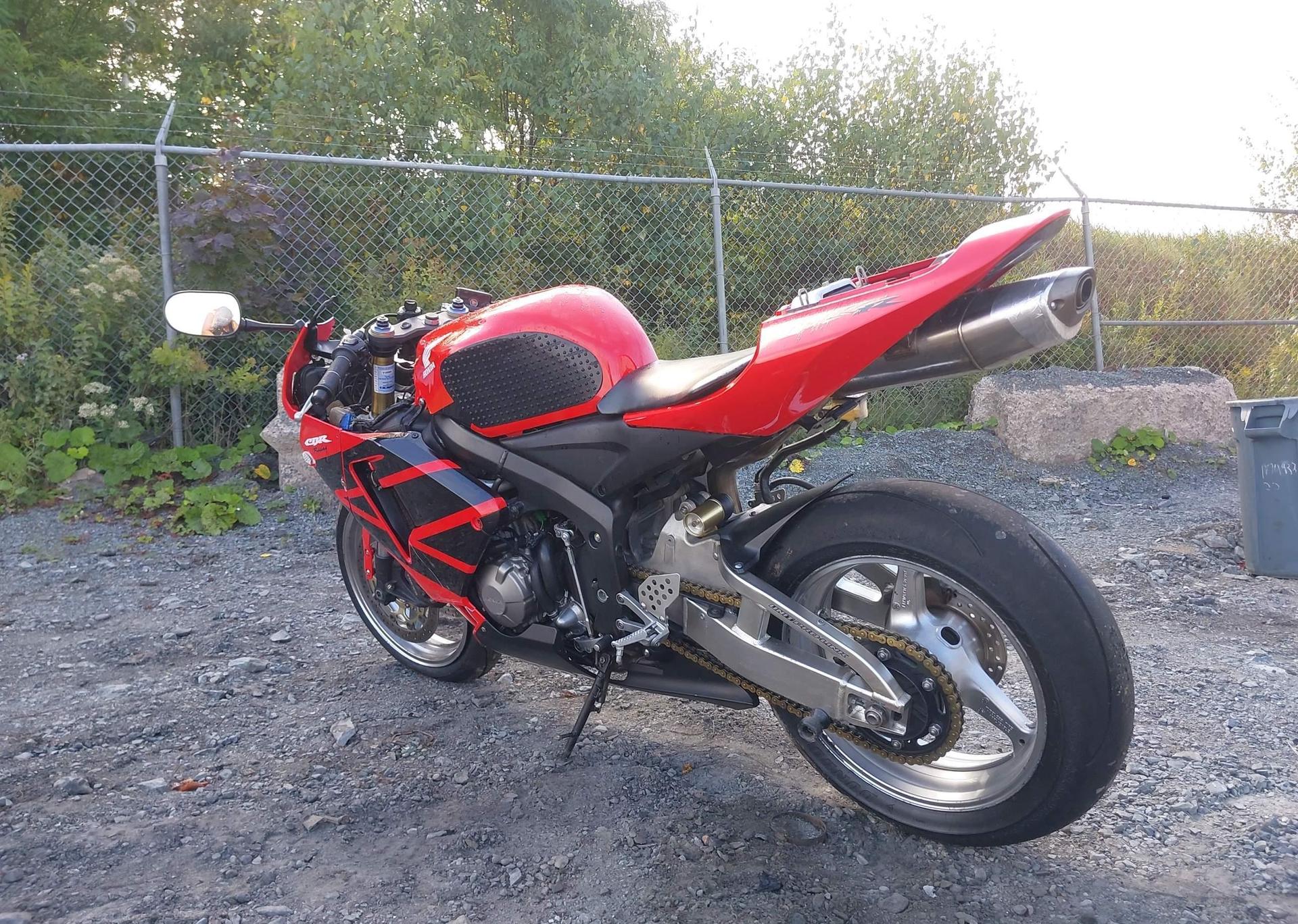 2005 HONDA CBR600 RR