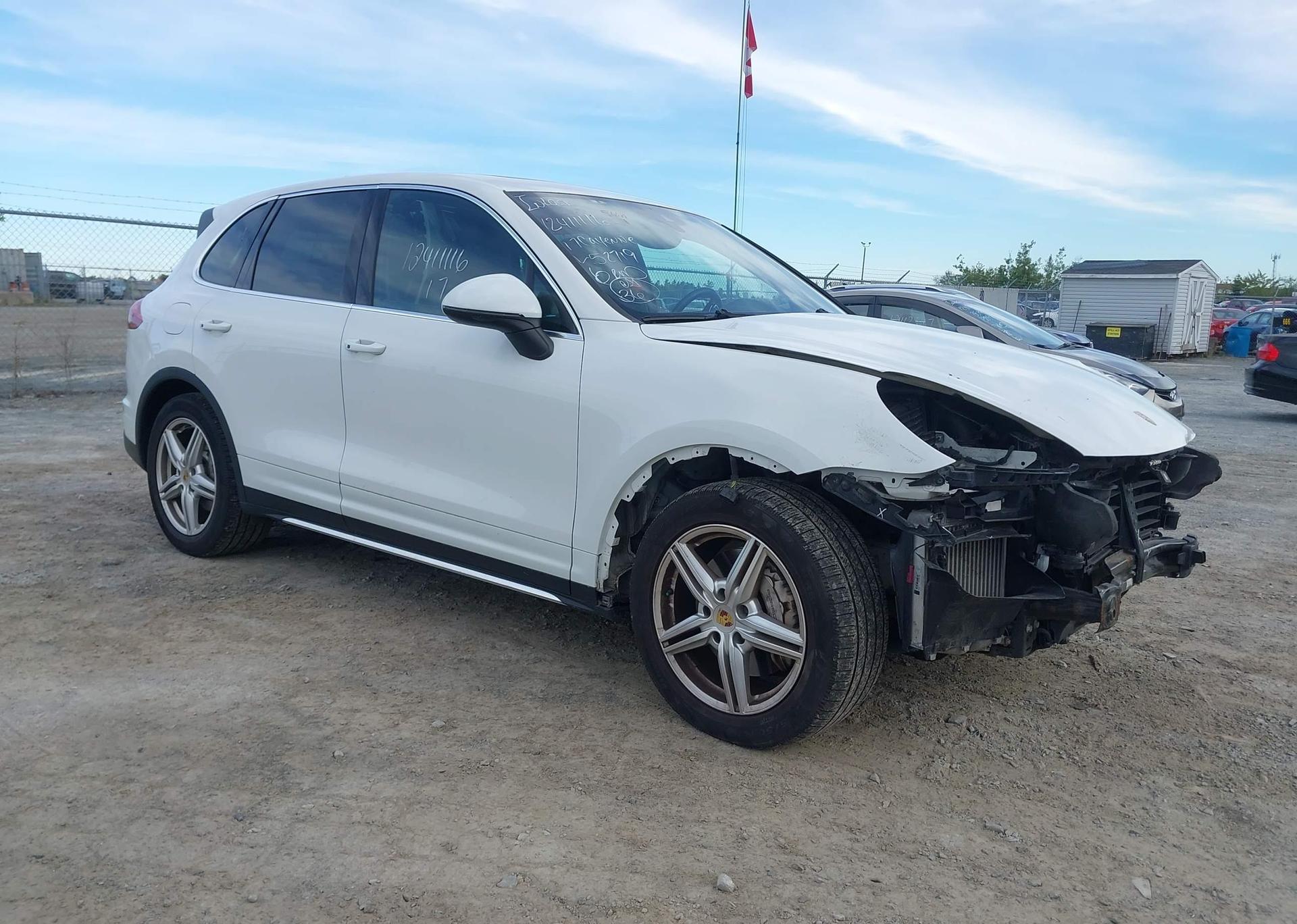 2017 PORSCHE CAYENNE S