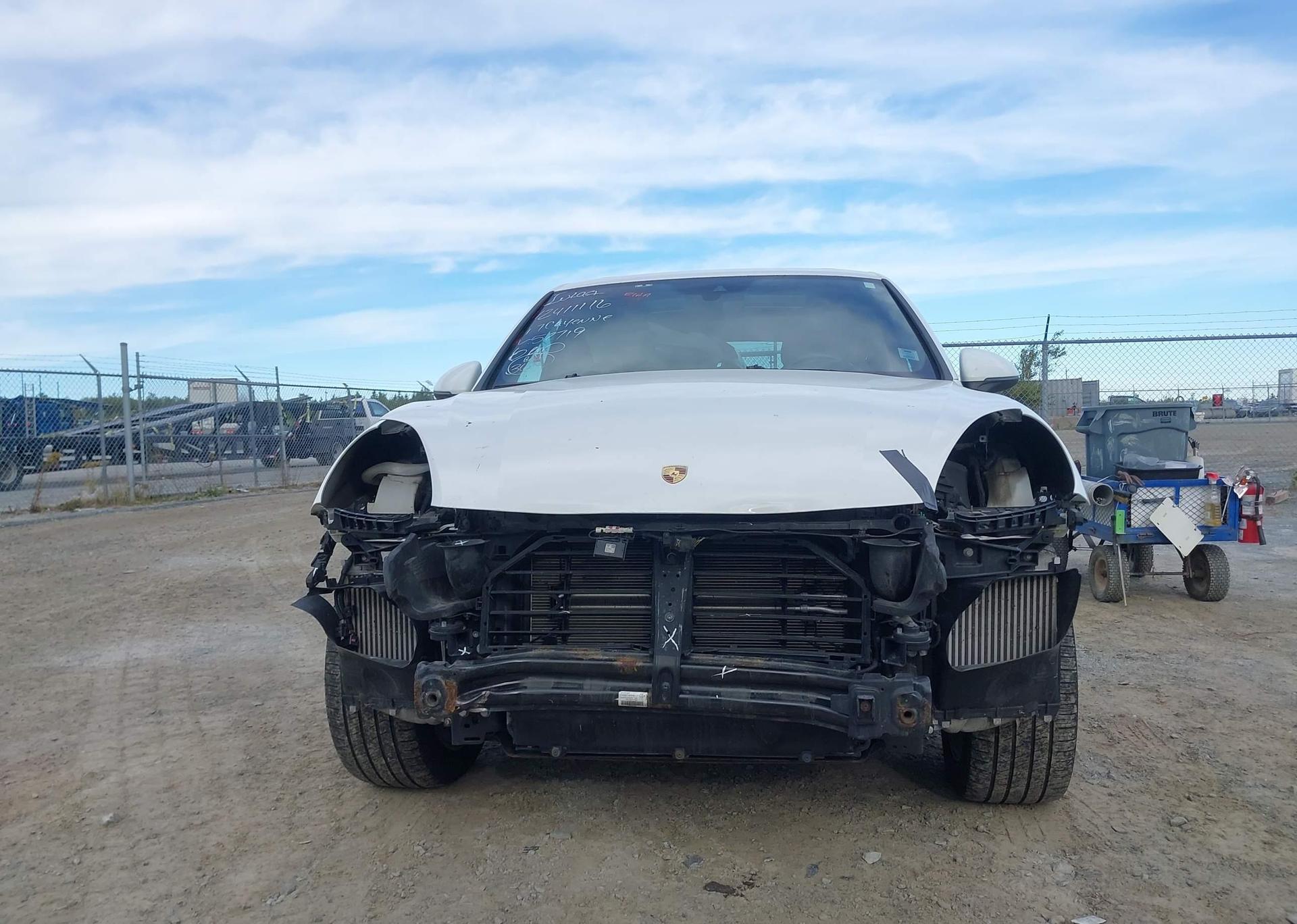 2017 PORSCHE CAYENNE S