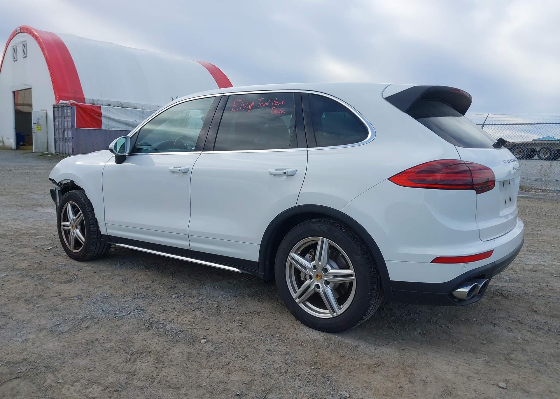 2017 PORSCHE CAYENNE S