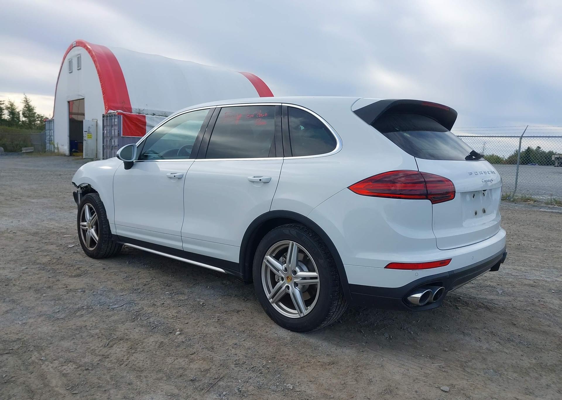 2017 PORSCHE CAYENNE S