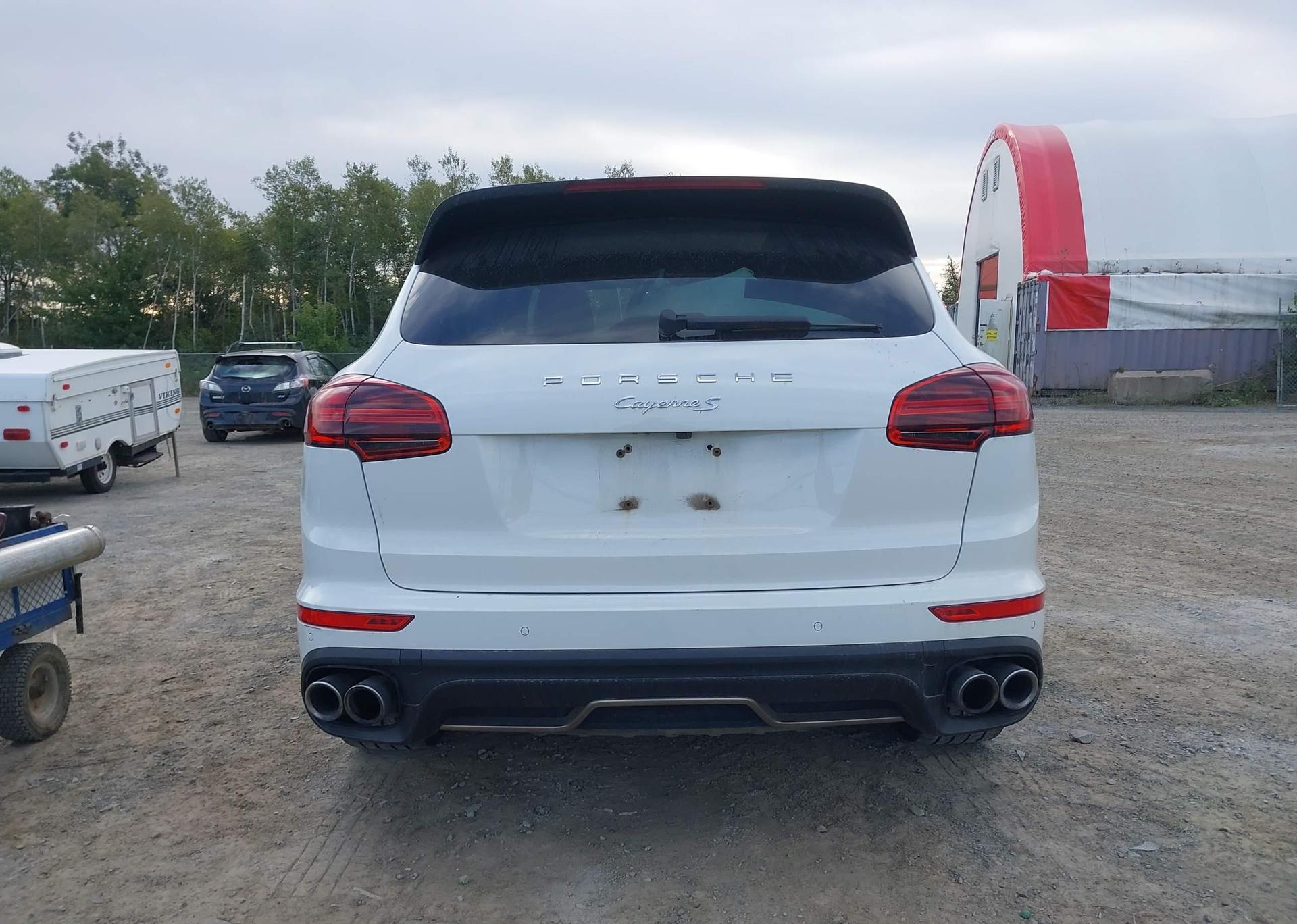2017 PORSCHE CAYENNE S
