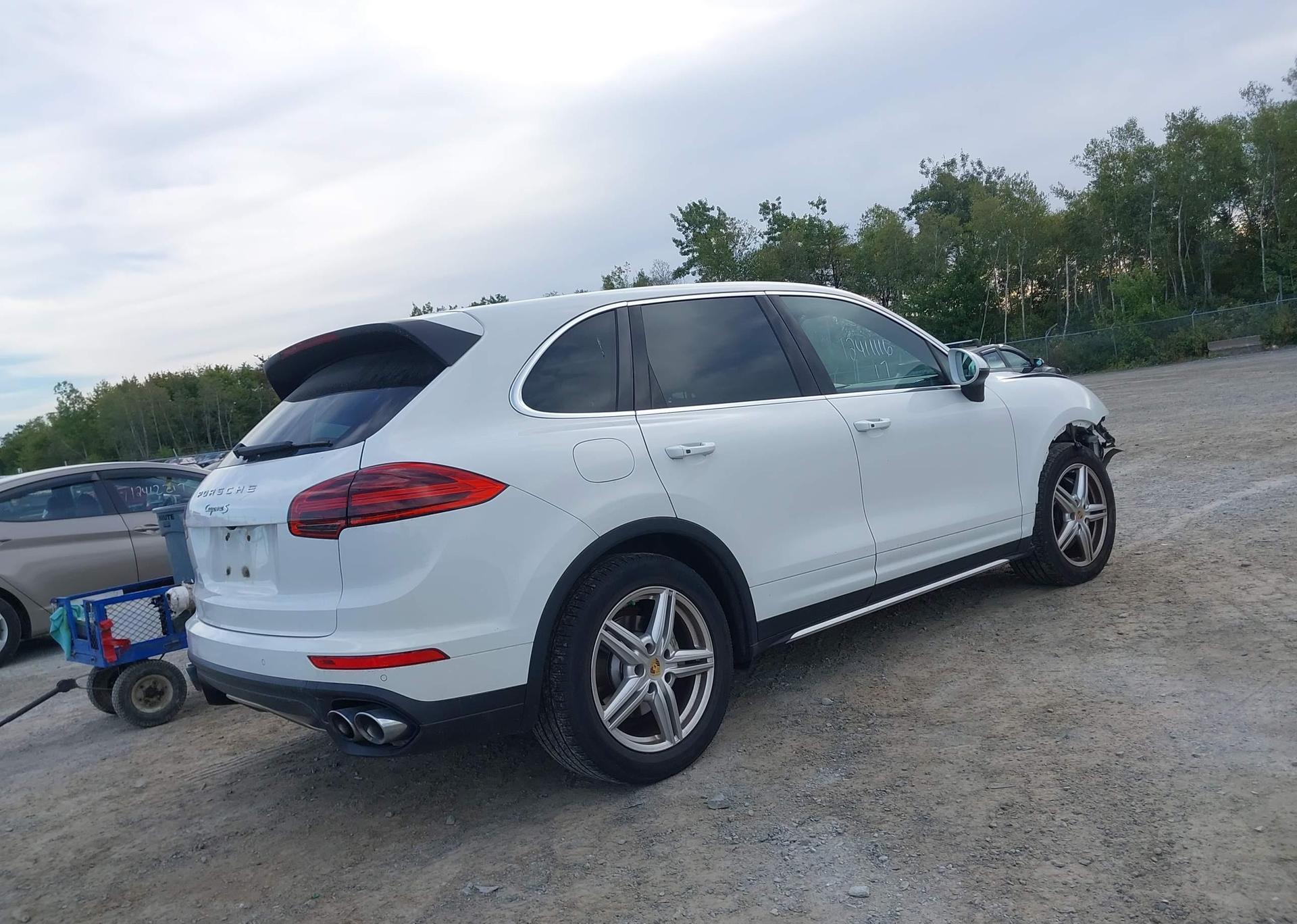2017 PORSCHE CAYENNE S