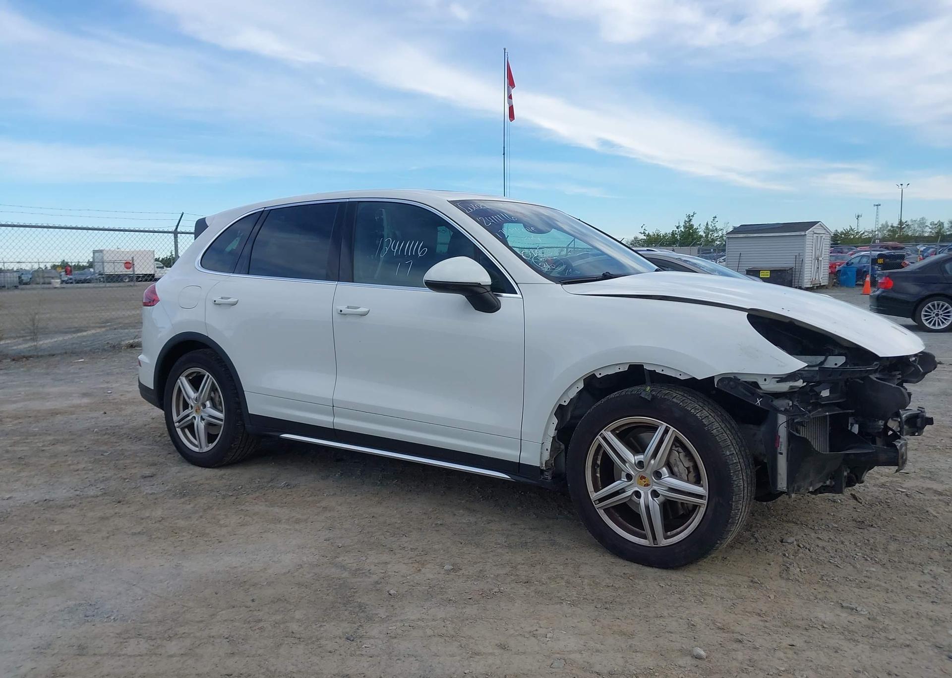 2017 PORSCHE CAYENNE S