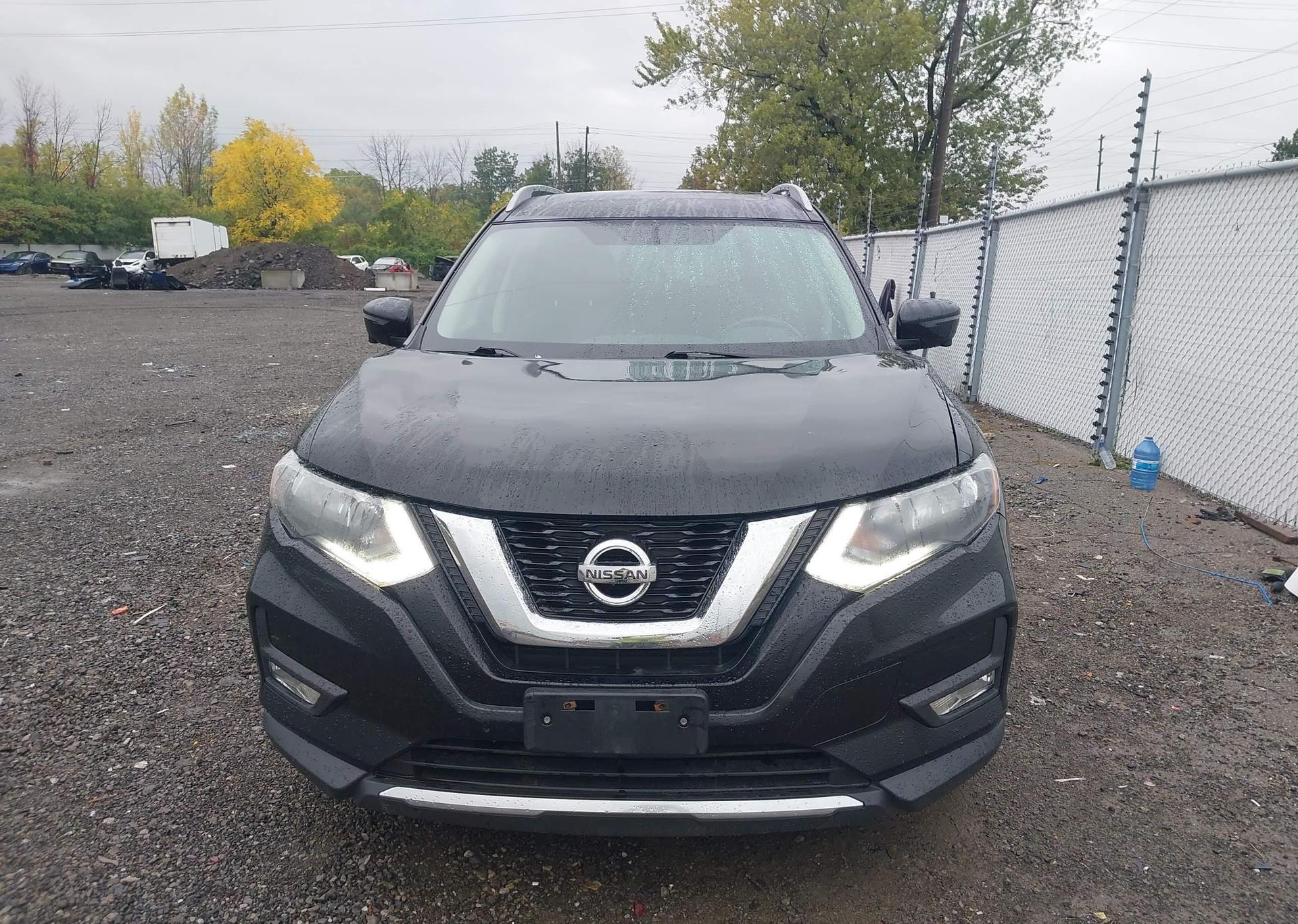 2017 NISSAN ROGUE