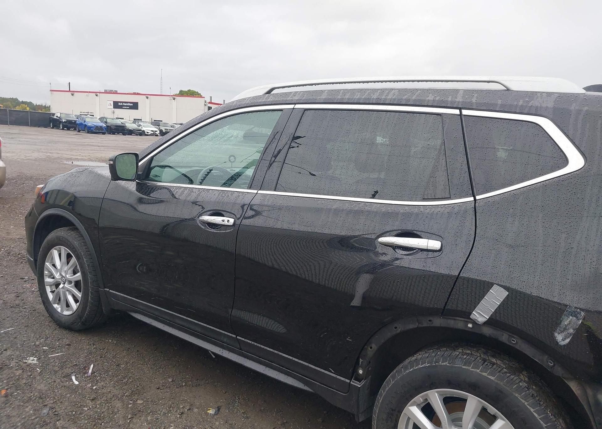 2017 NISSAN ROGUE