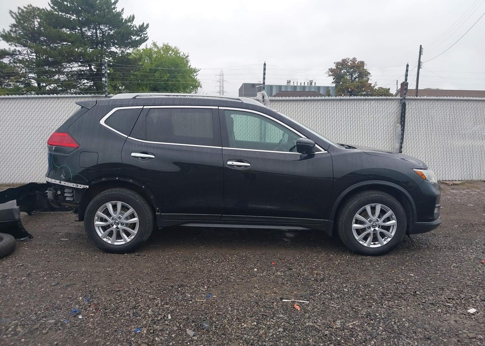 2017 NISSAN ROGUE