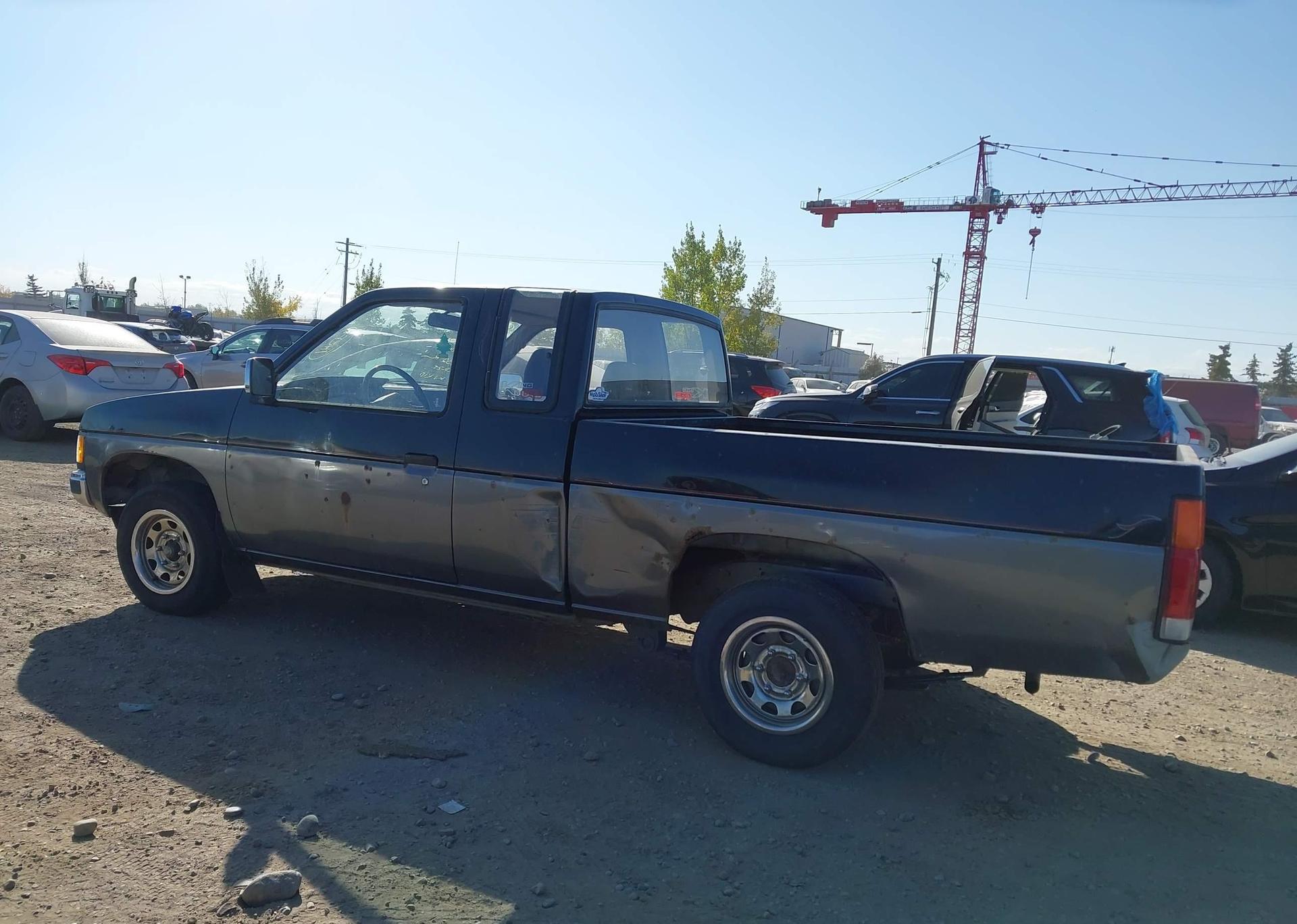 1990 NISSAN D21 KING CAB
