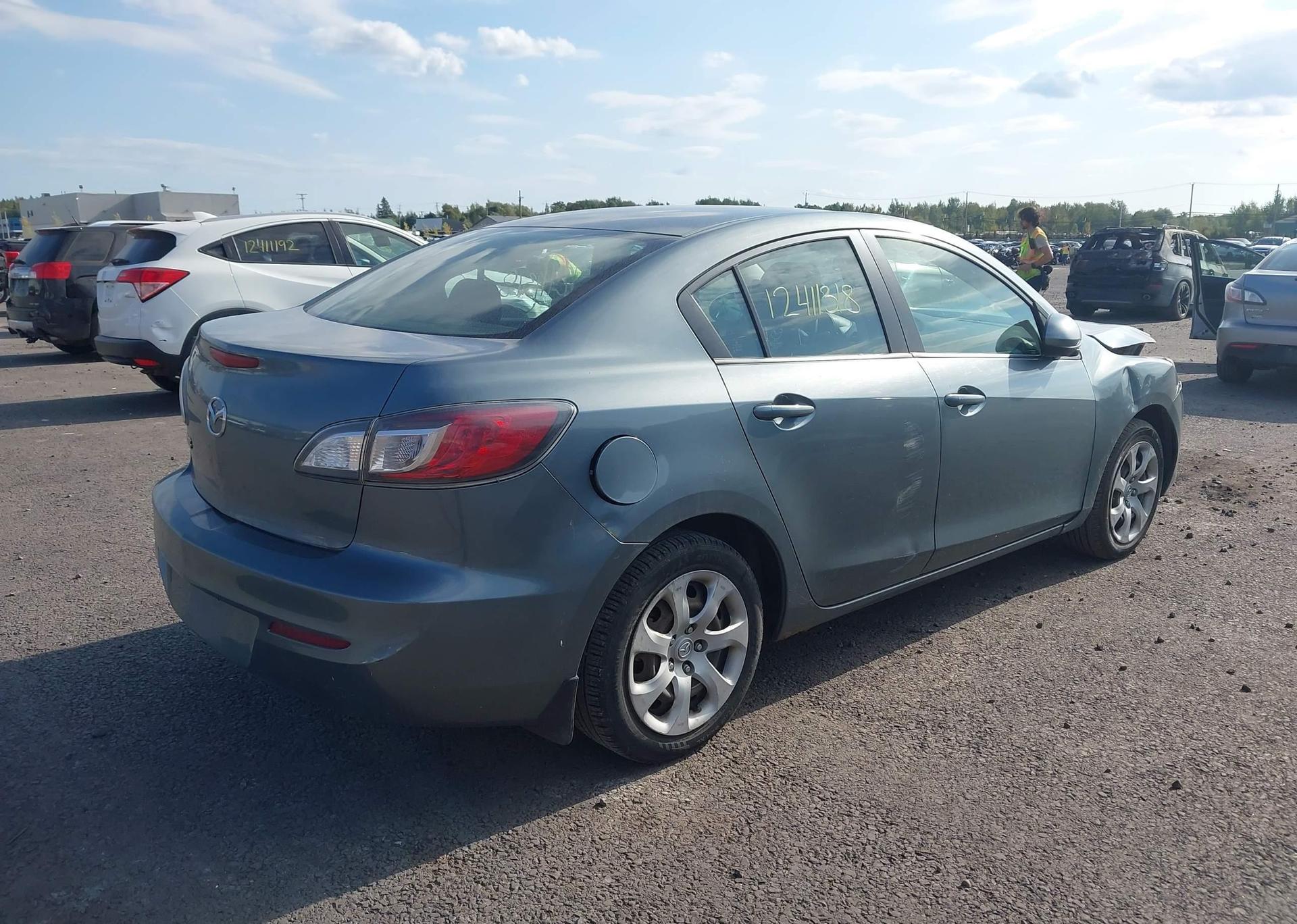 2012 MAZDA 3 I