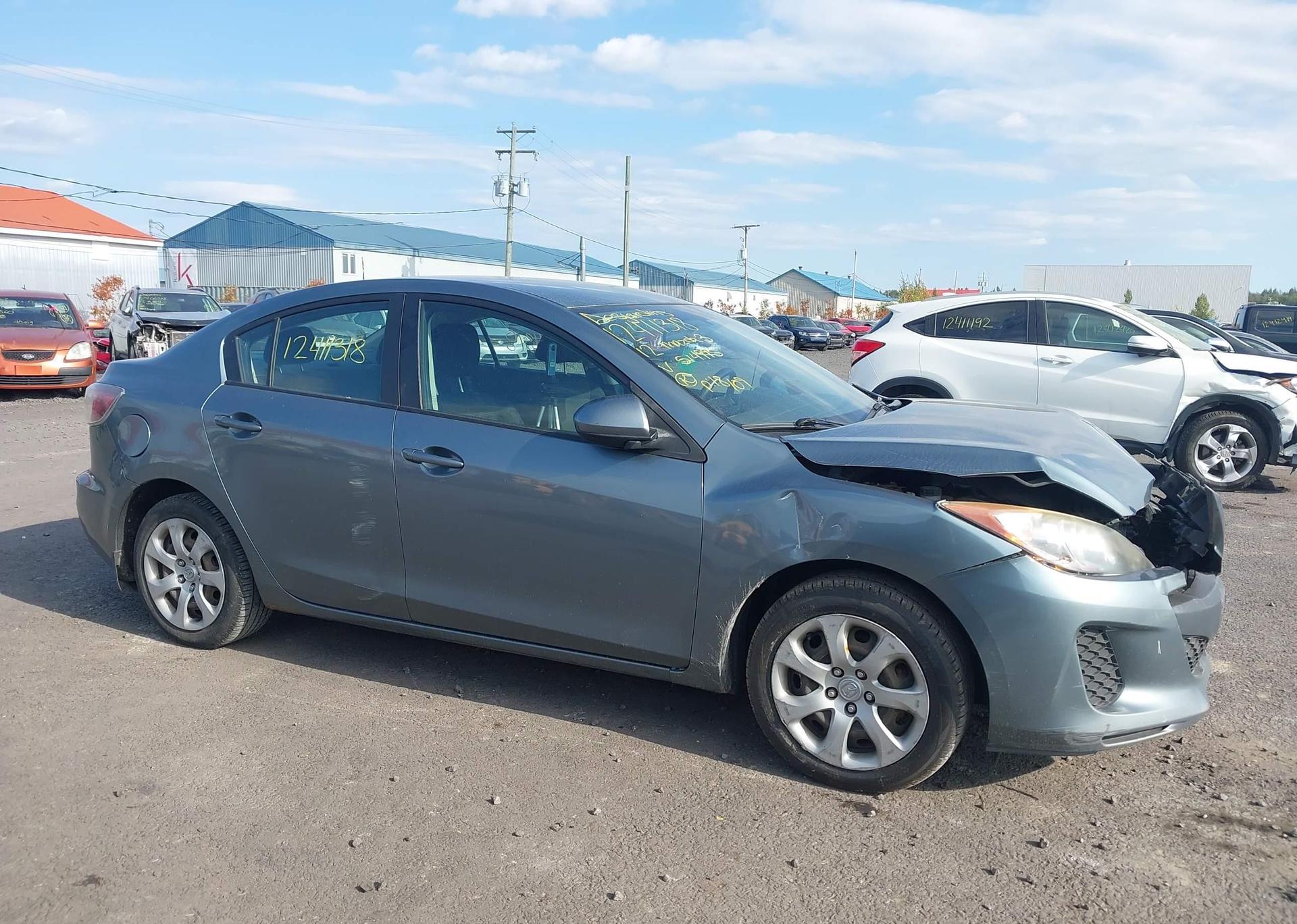 2012 MAZDA 3 I