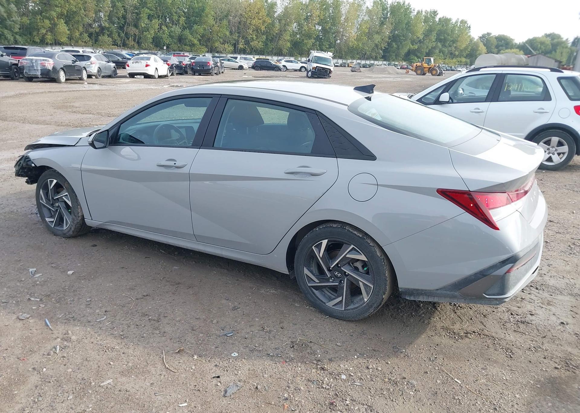 2024 HYUNDAI ELANTRA SEL