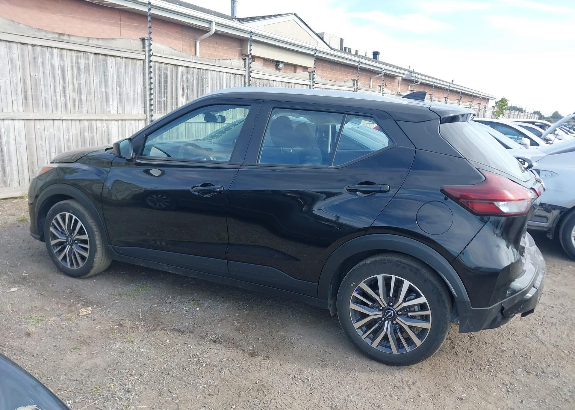 2025 NISSAN KICKS PLAY SV