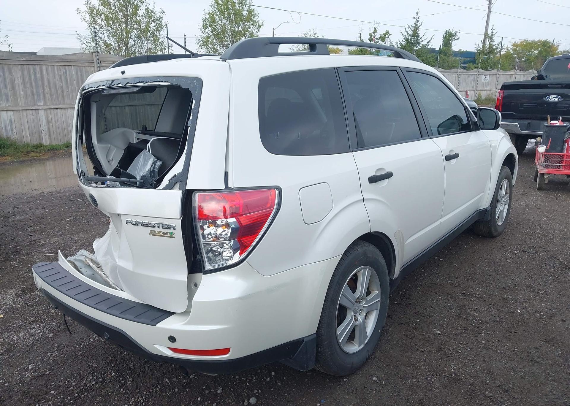 2010 SUBARU FORESTER XS