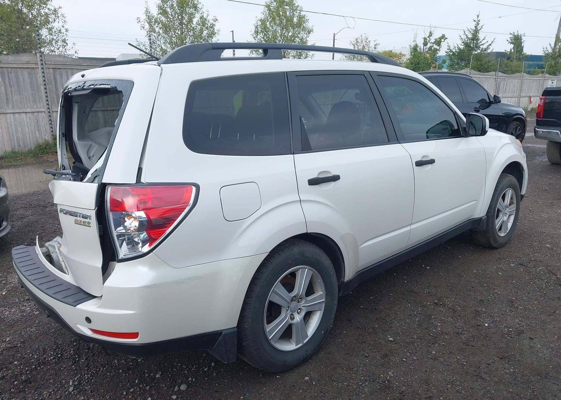 2010 SUBARU FORESTER XS